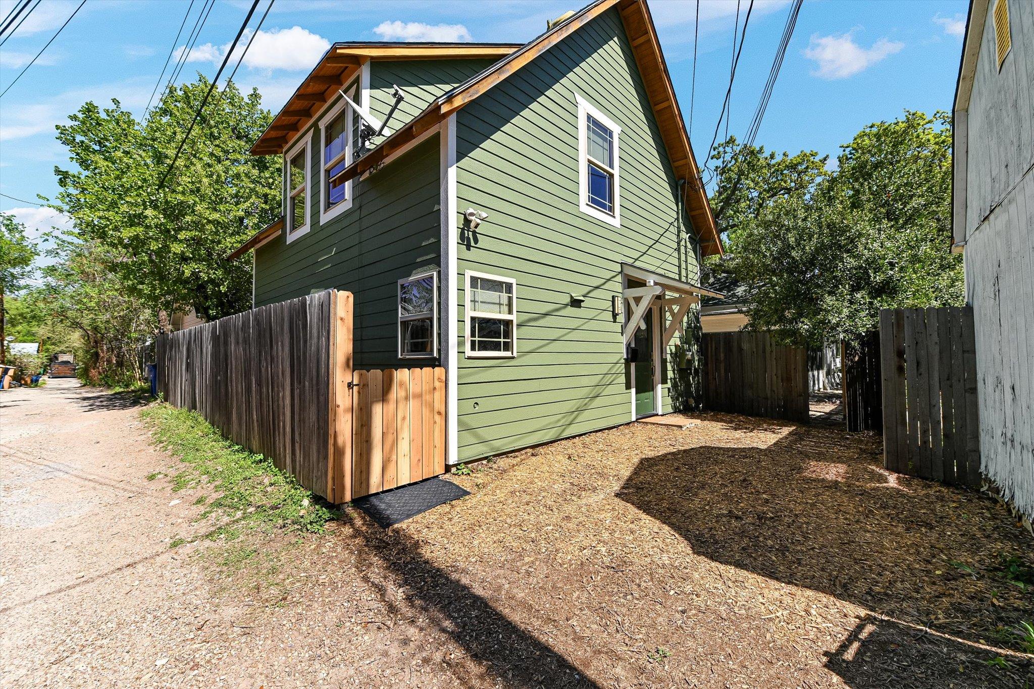 1006 Shelley Ave