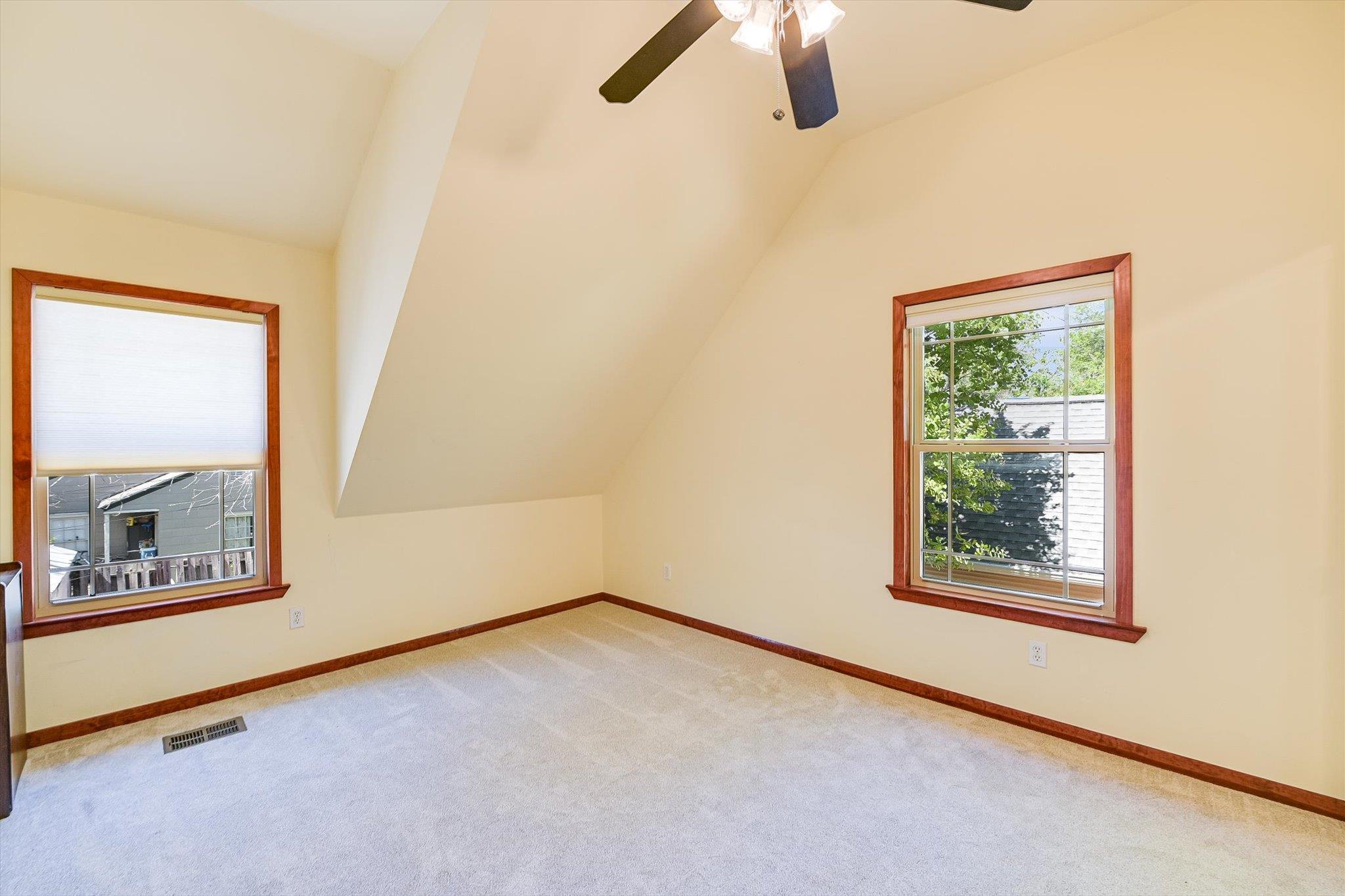 1006 Shelley Ave