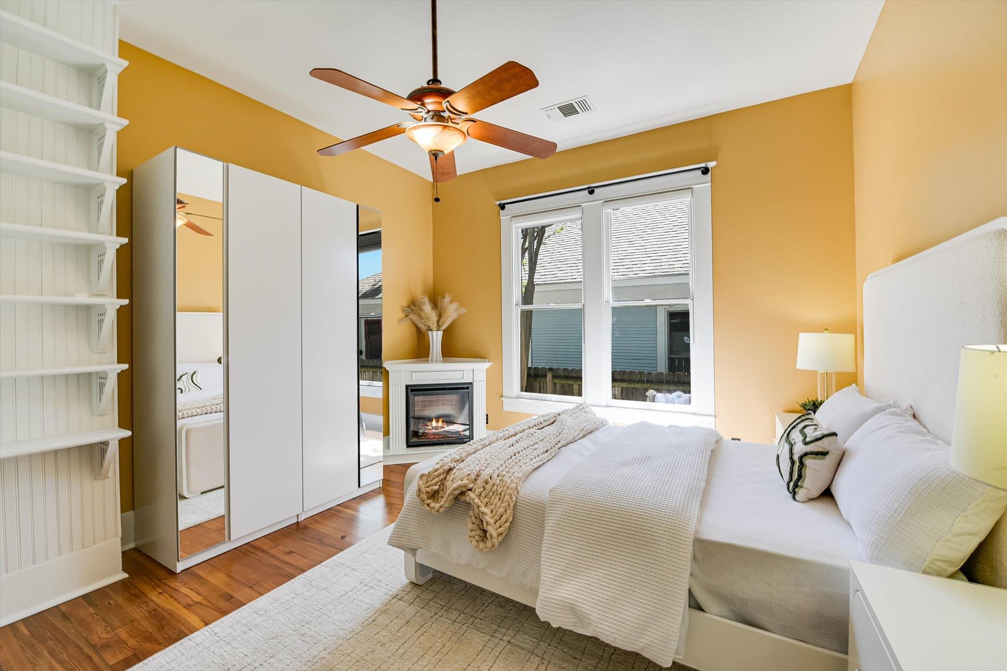 1006 Shelley Ave