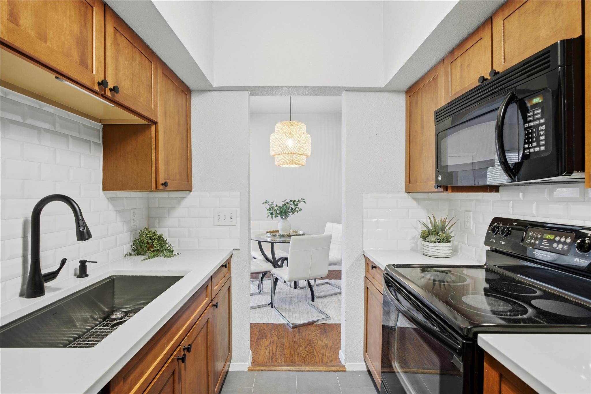 1509 W 39 1/2 ST # 108