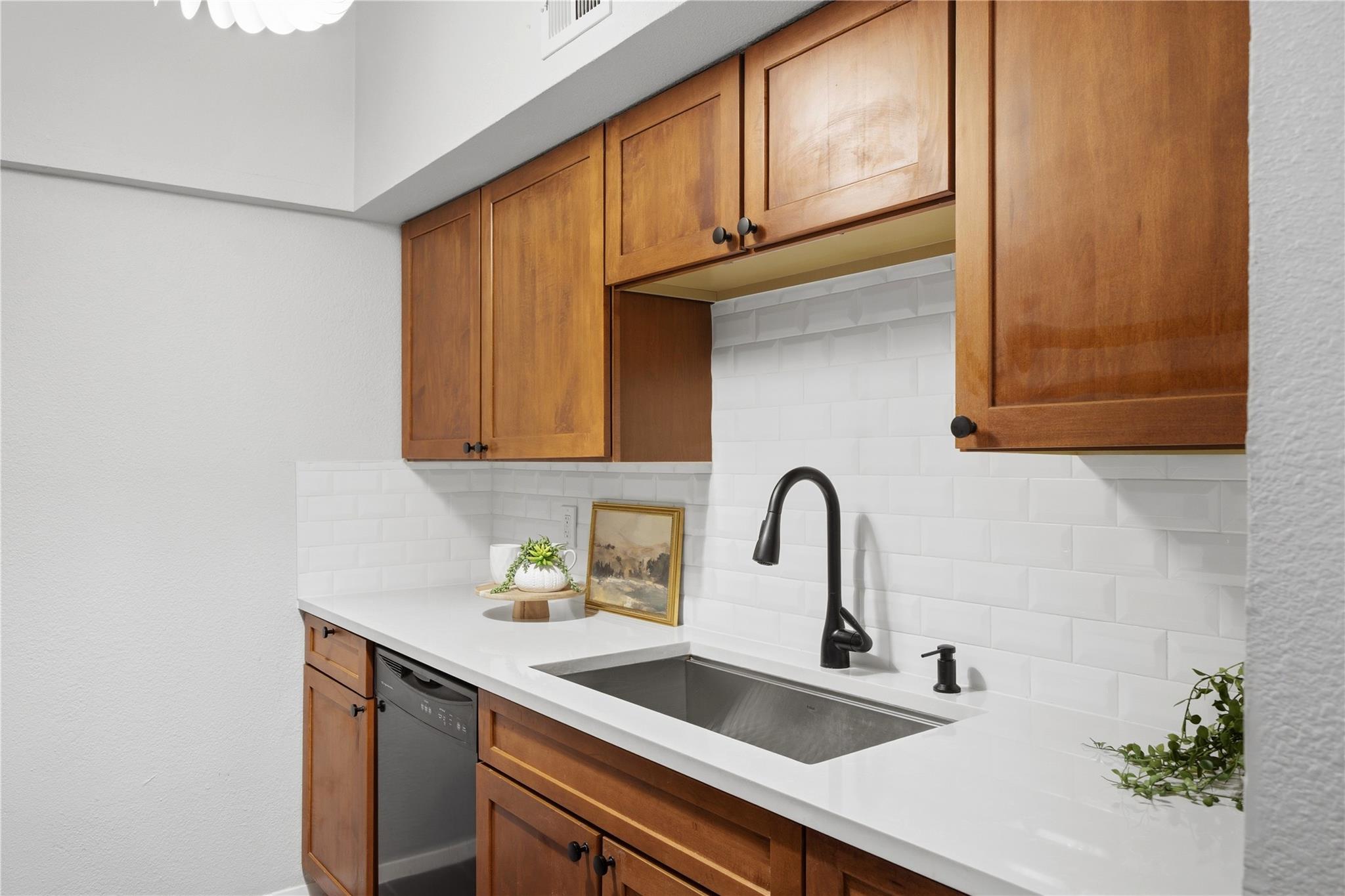 1509 W 39 1/2 ST # 108