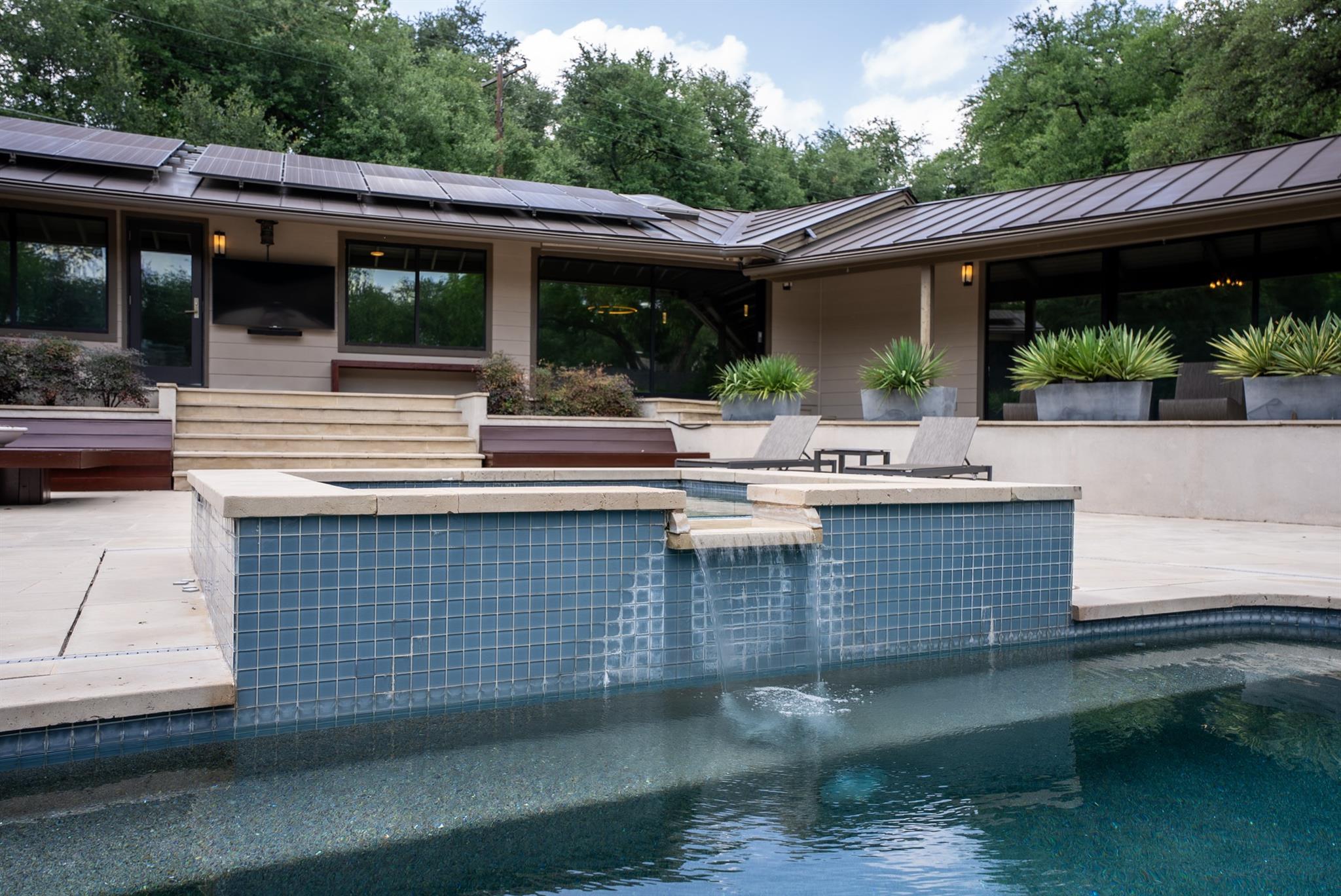 3305 Laurel CIR