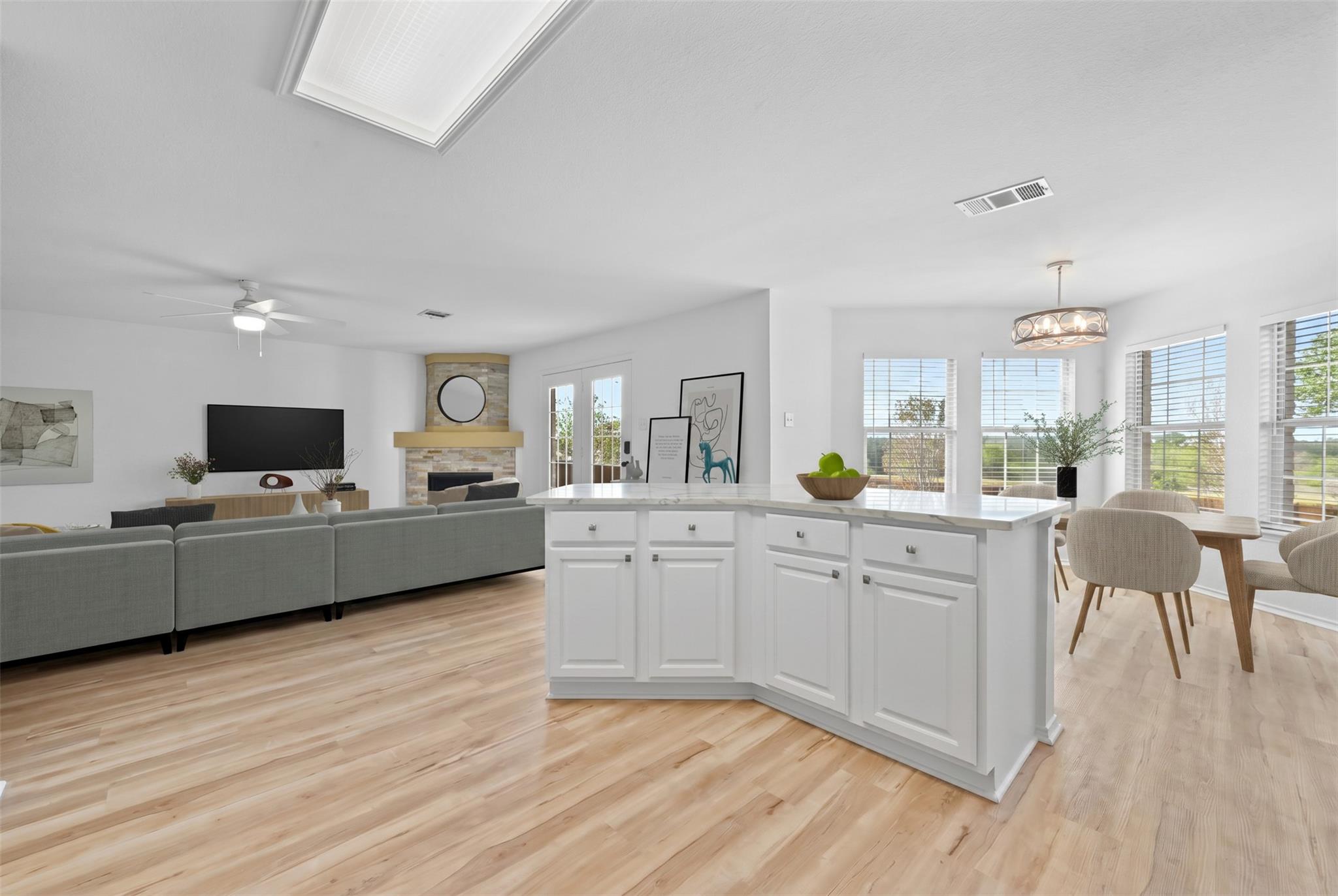 2412 Regal Park LN