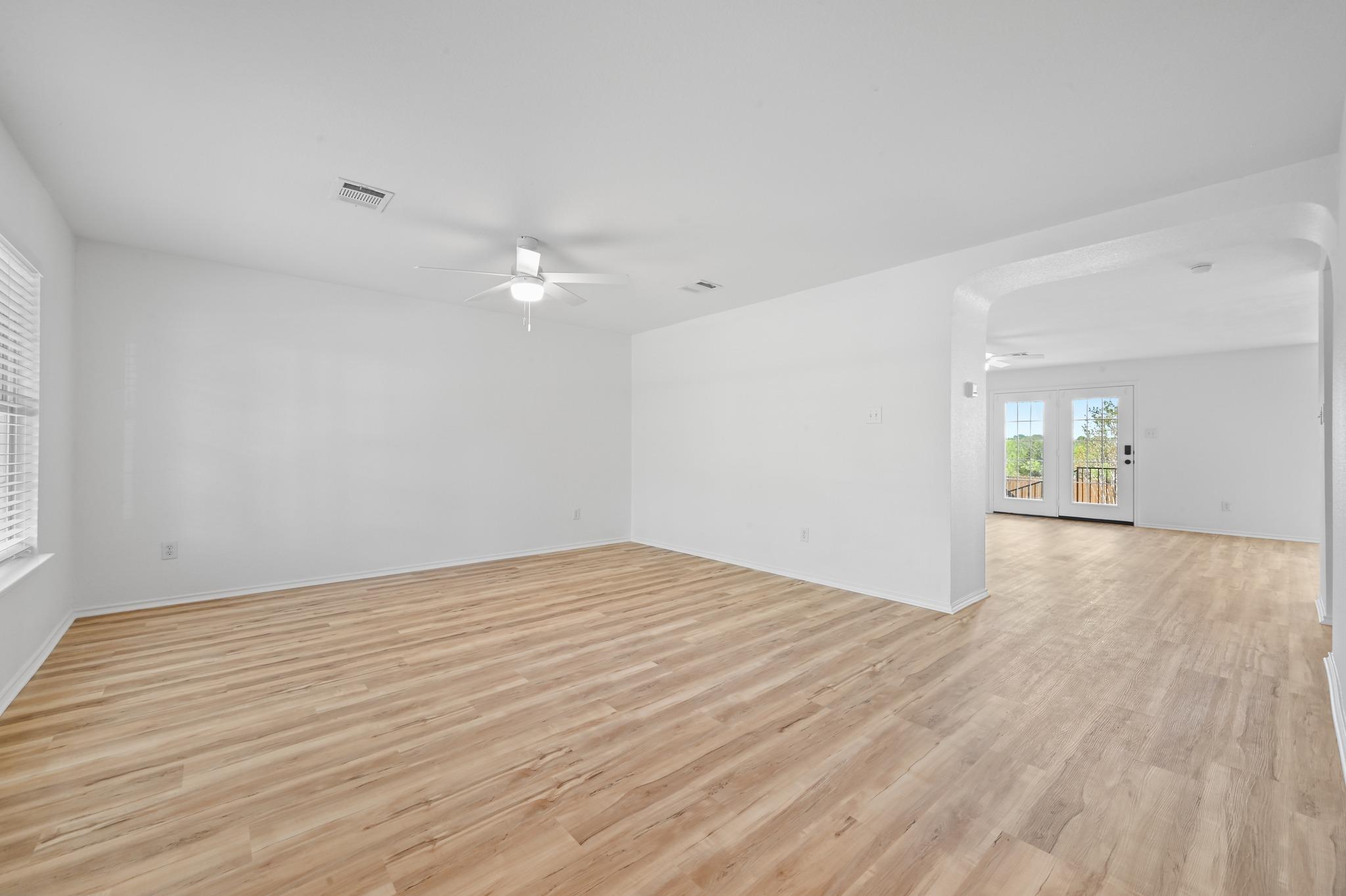 2412 Regal Park LN