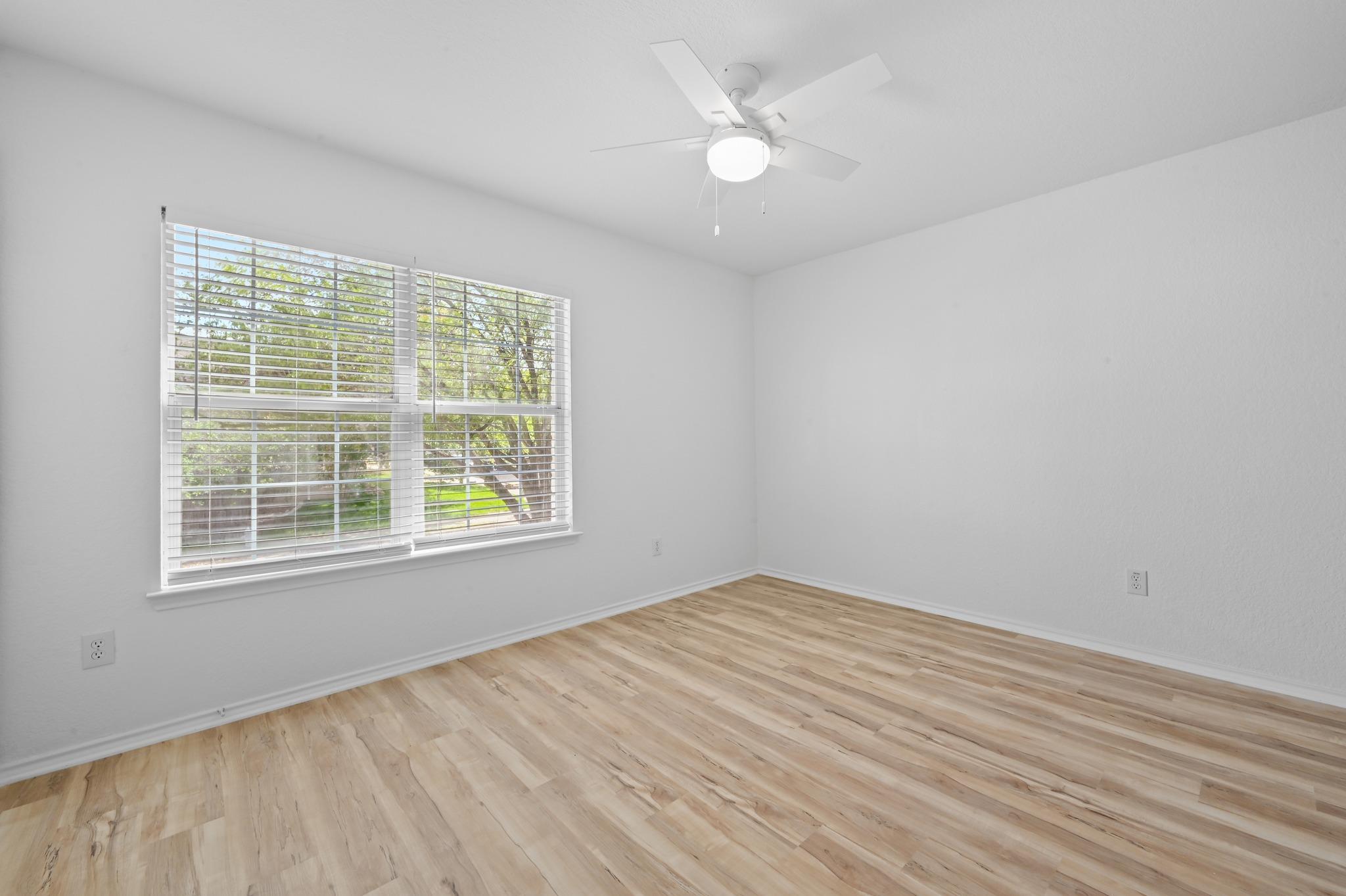 2412 Regal Park LN