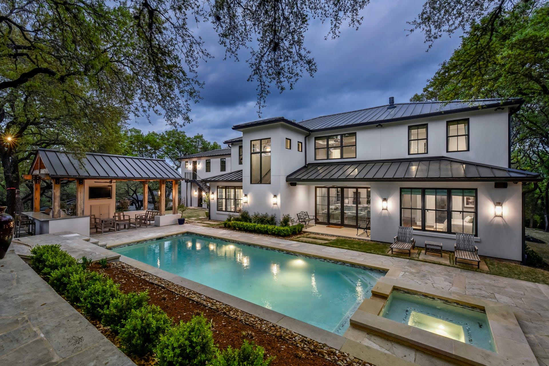 3604 Westlake DR