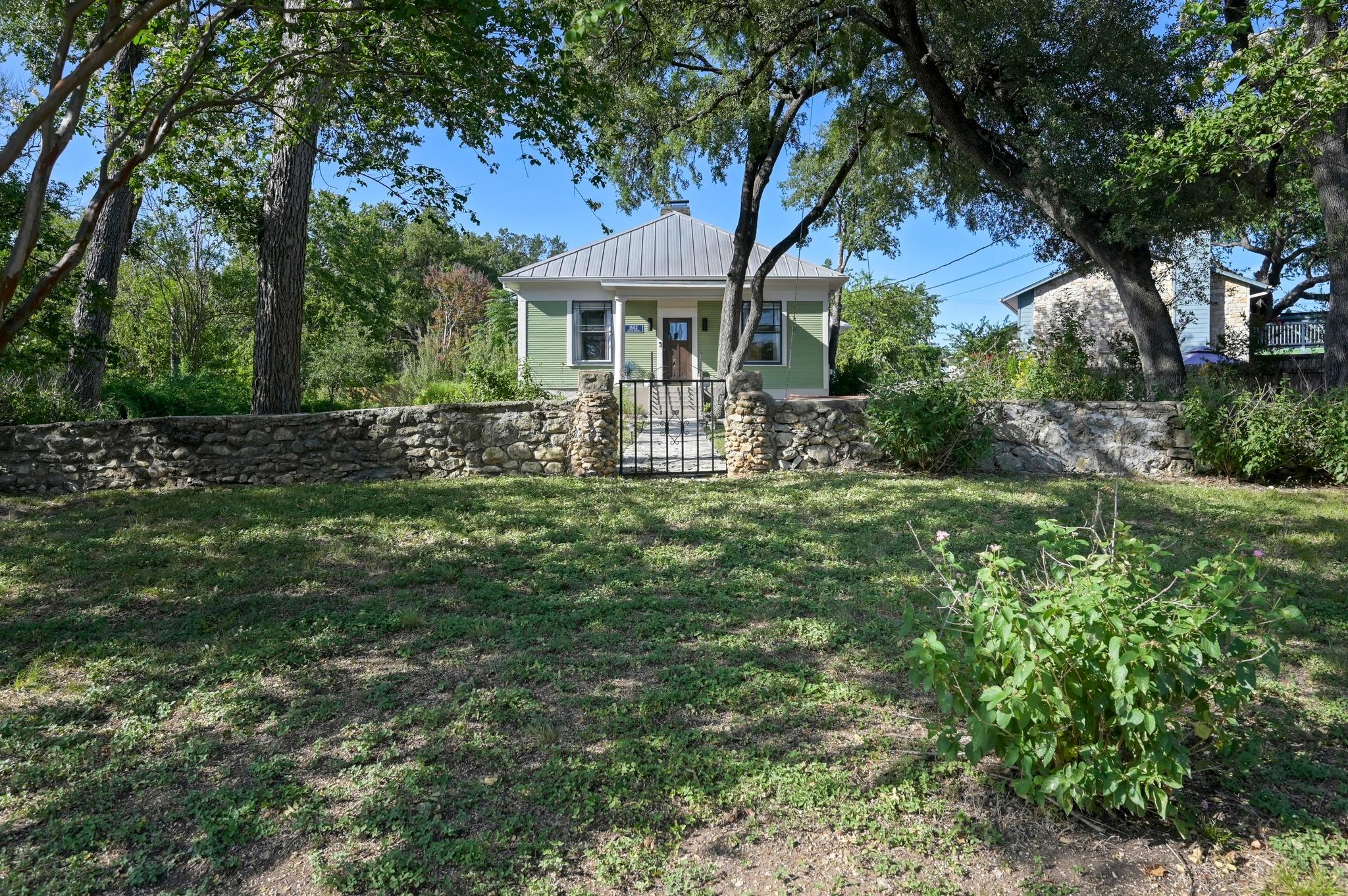 1603 Taylor Gaines ST