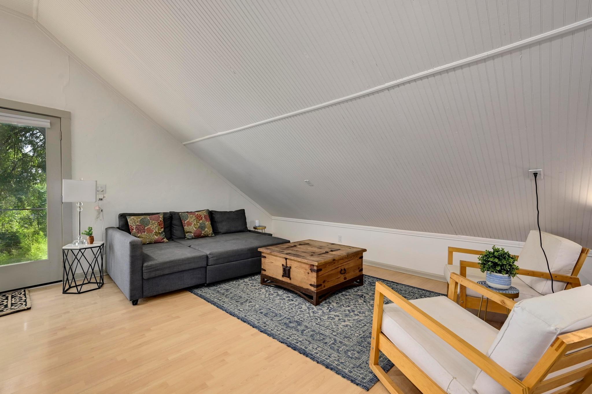 1603 Taylor Gaines ST