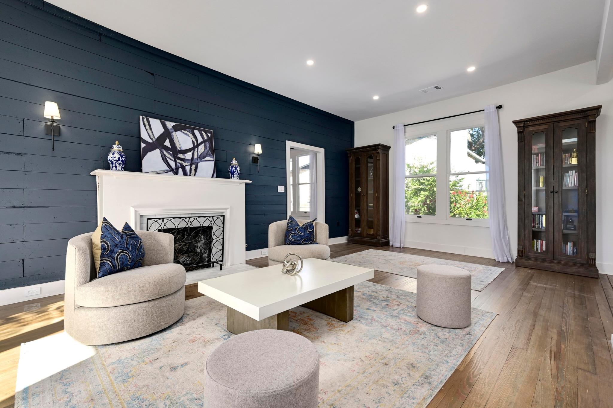 1603 Taylor Gaines ST