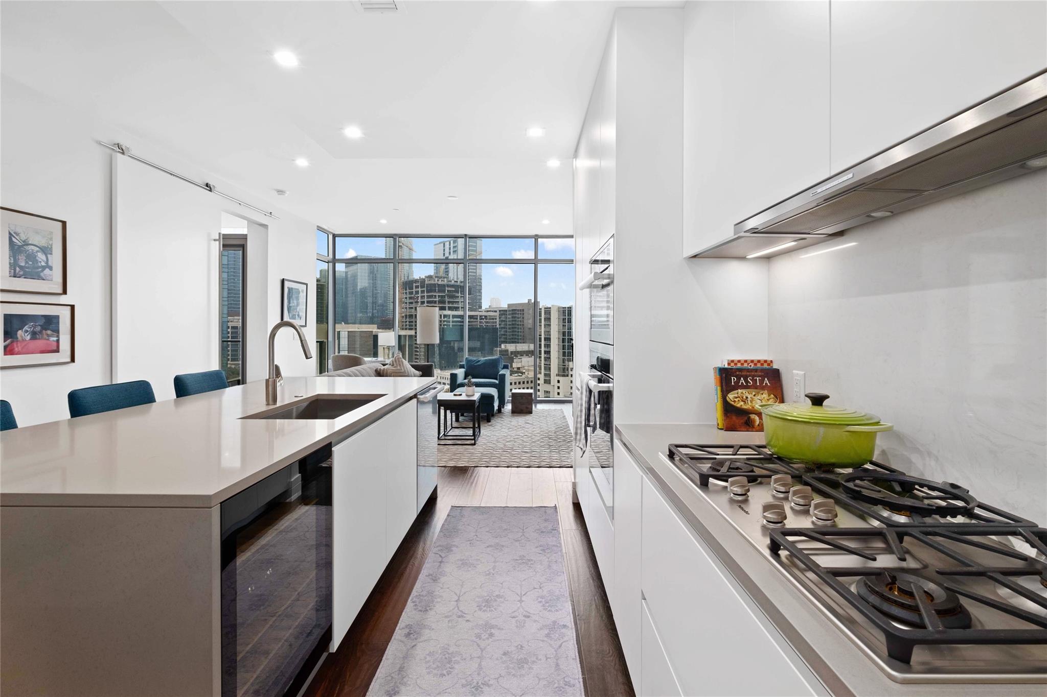 501 West Ave # 1403