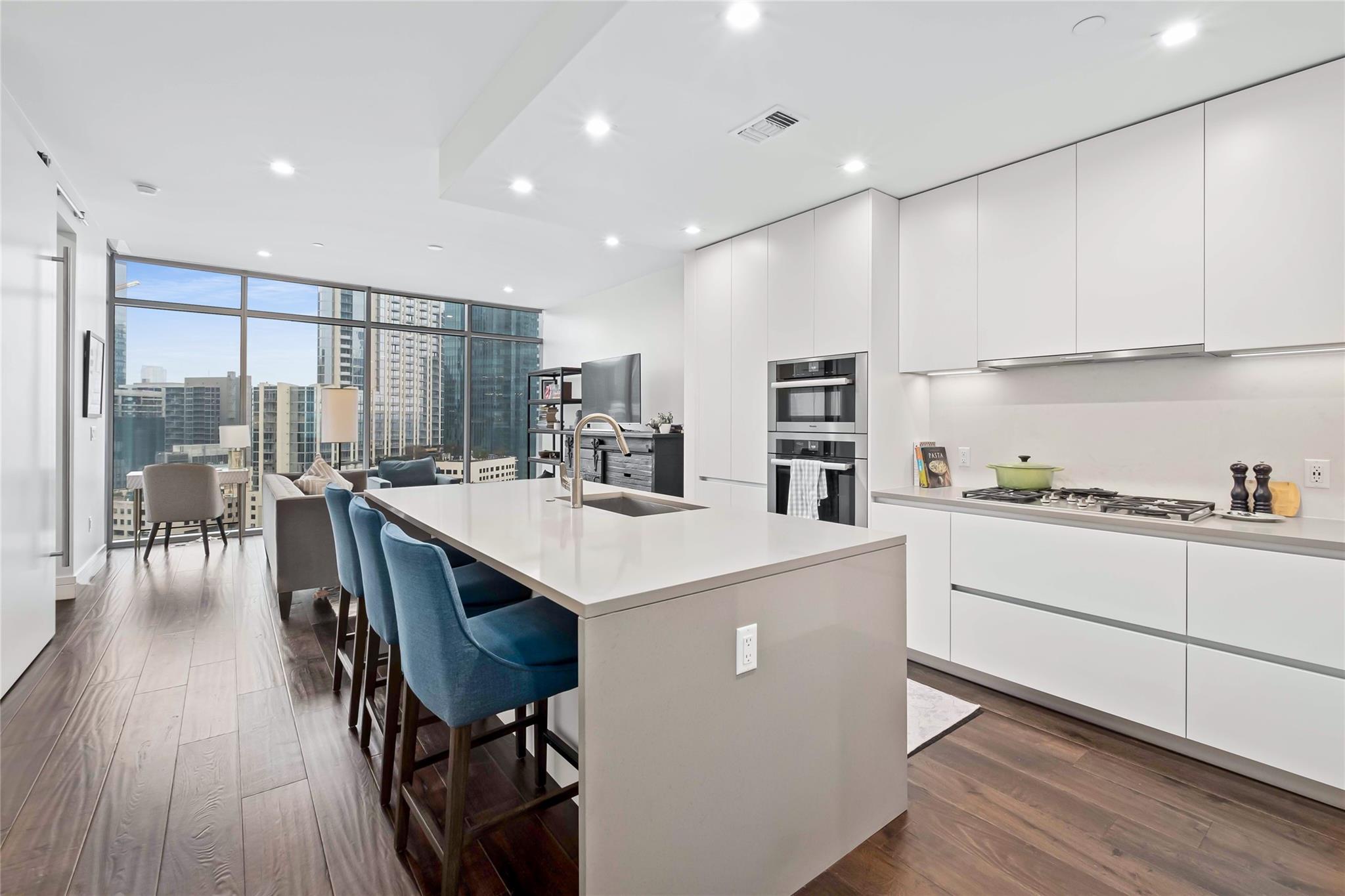 501 West Ave # 1403