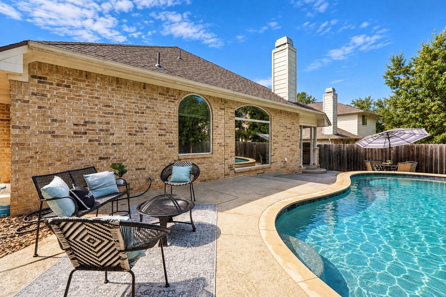 3135 Burks LN