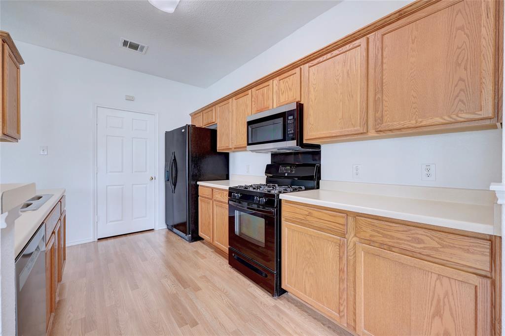 1014 Whitley DR