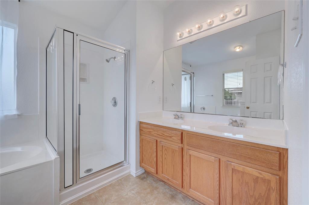 1014 Whitley DR