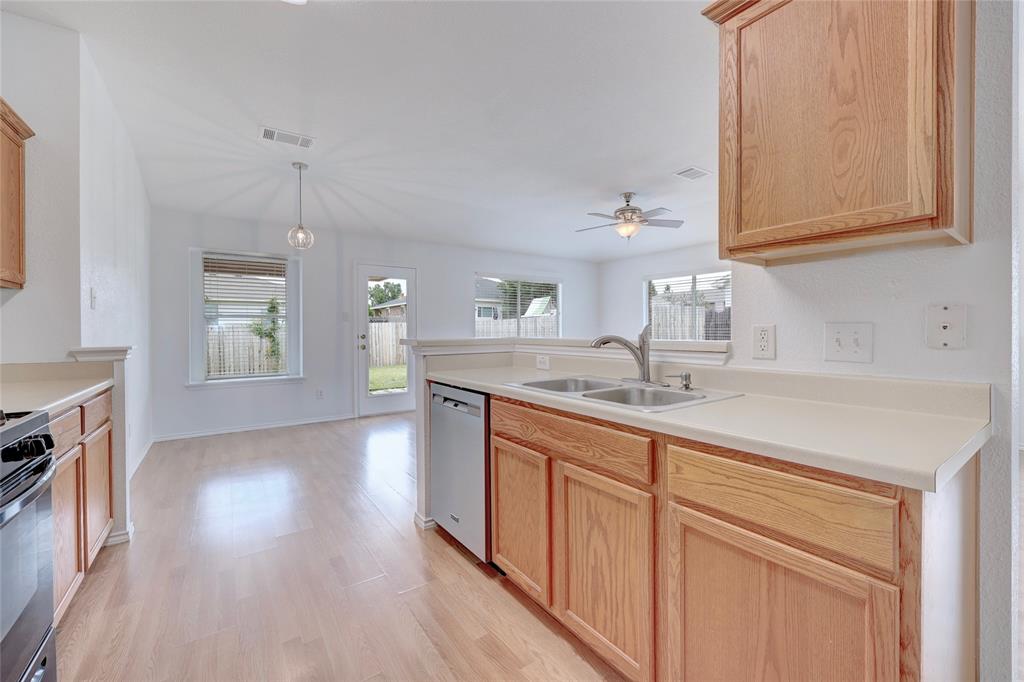 1014 Whitley DR