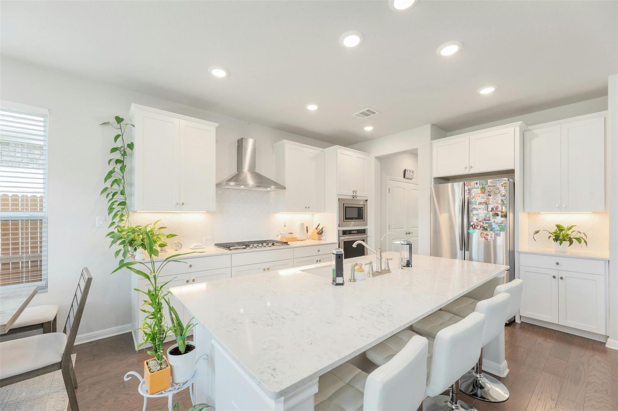 6805 Covina LN
