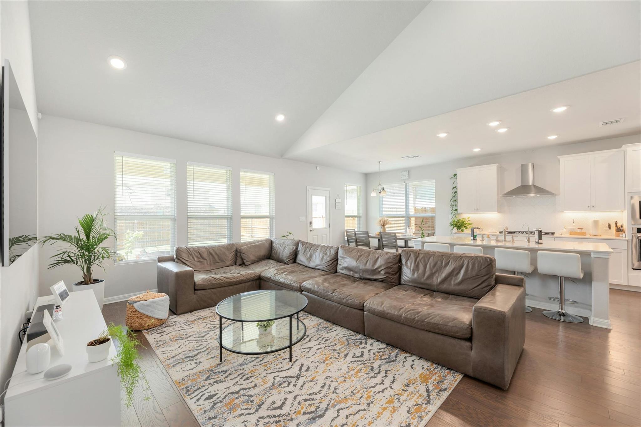 6805 Covina LN