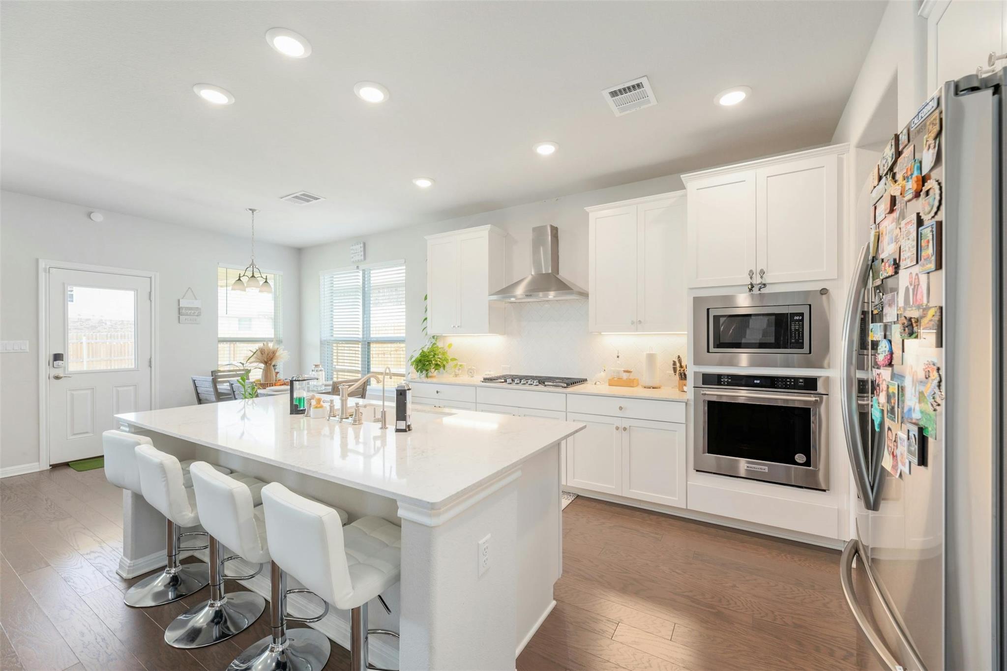 6805 Covina LN