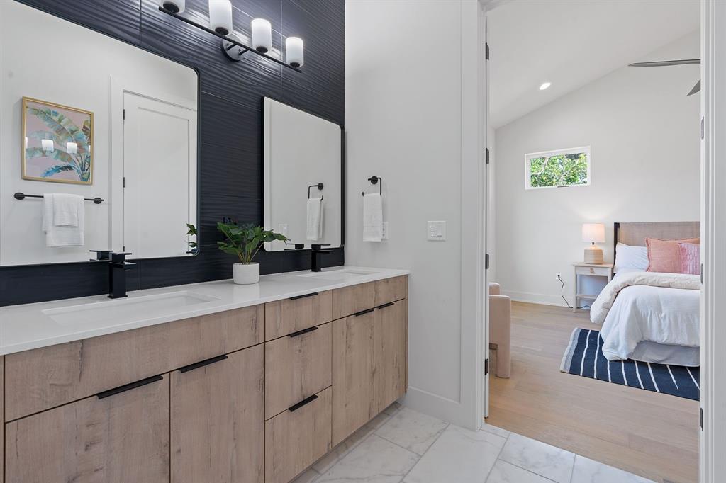 1101 1/2 Linden ST # 1