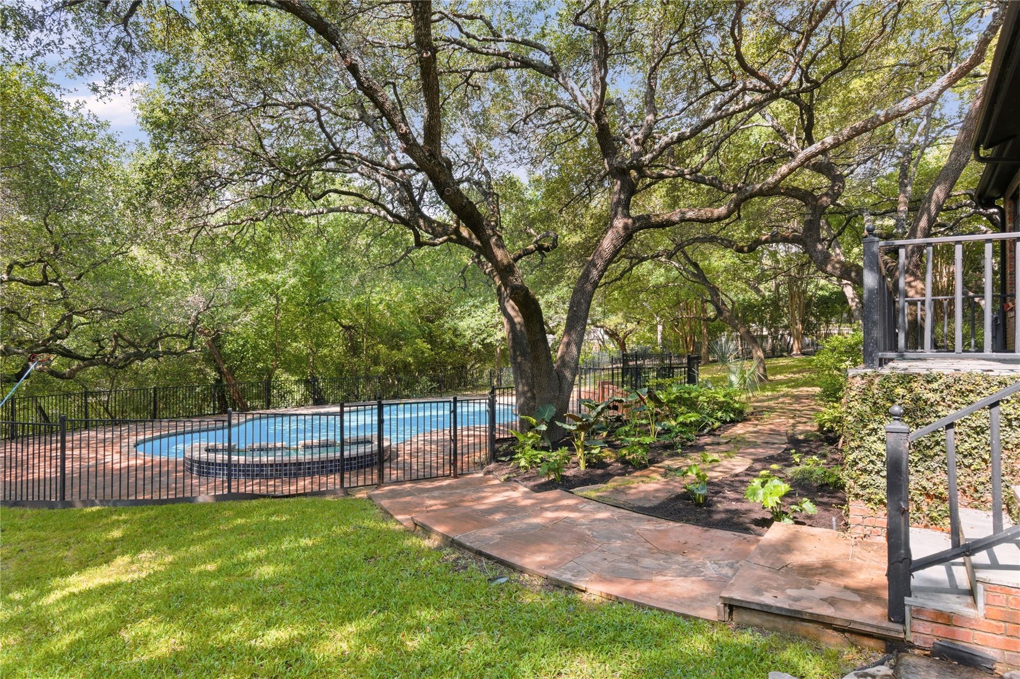 4209 Dunning LN