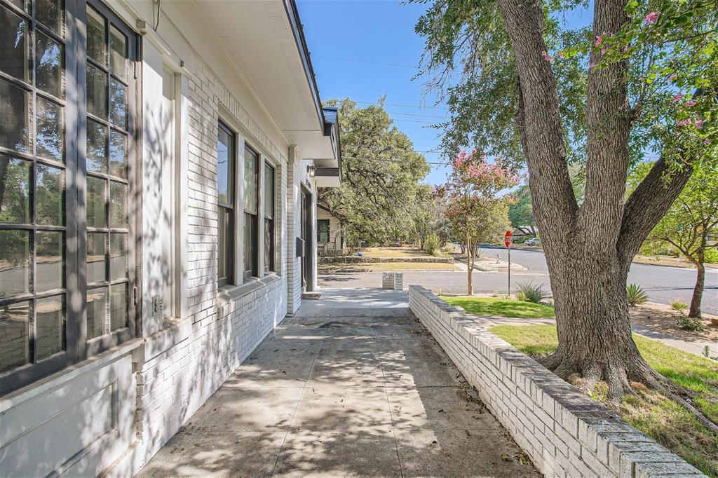 1500 Travis Heights BLVD