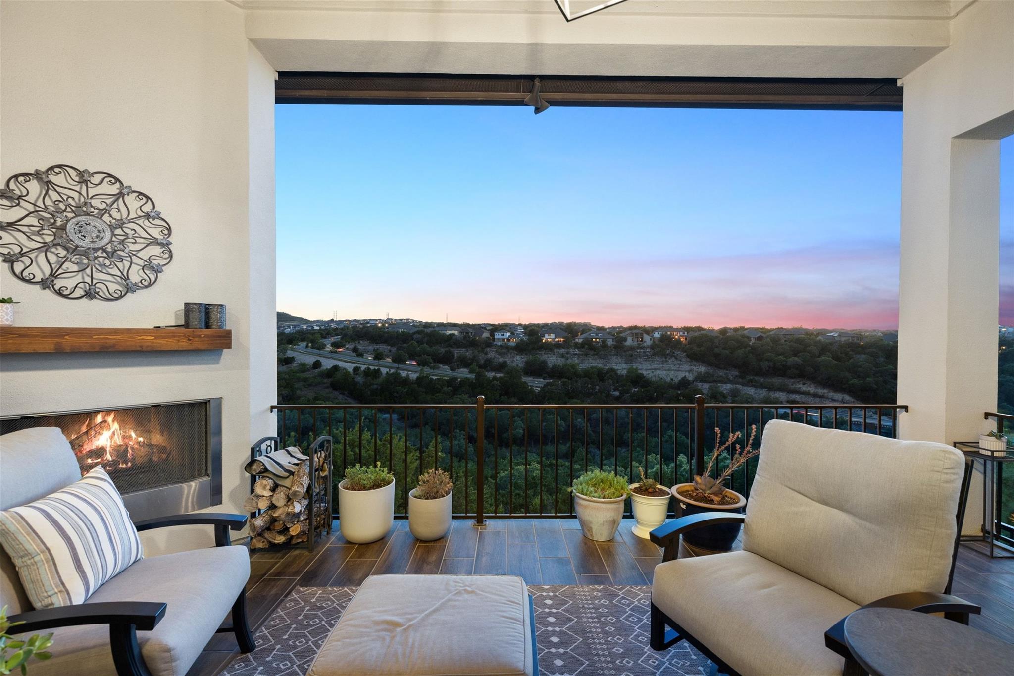 321 Bisset CT