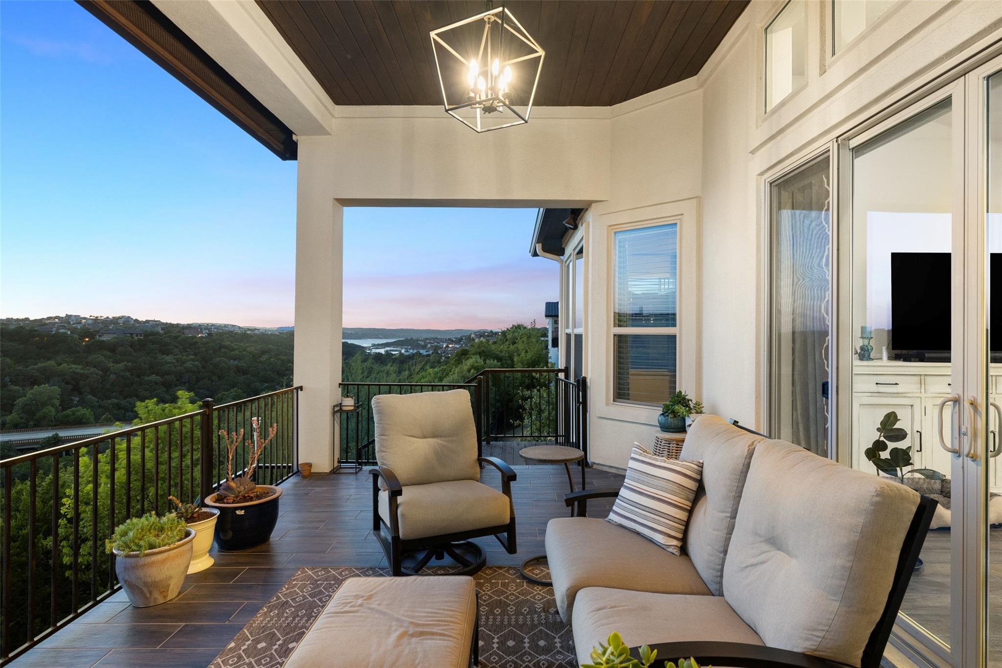 321 Bisset CT