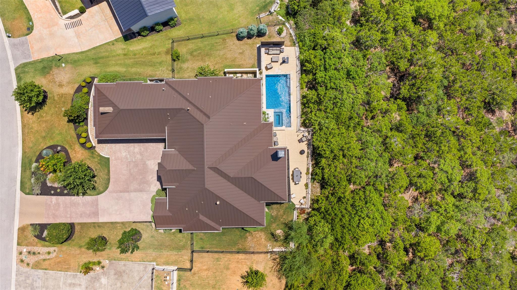 321 Bisset CT