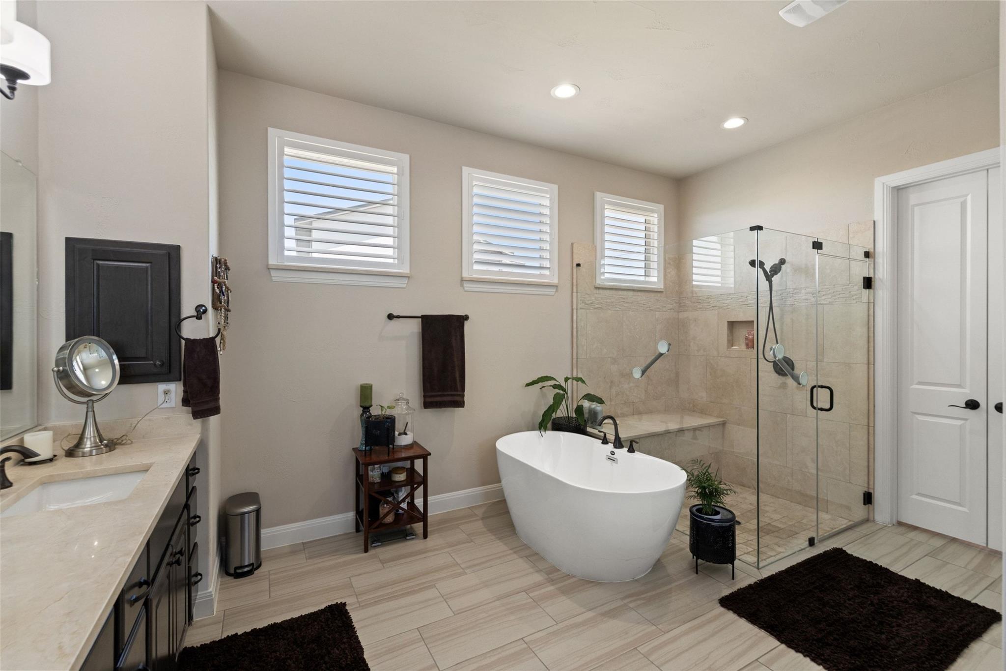 321 Bisset CT