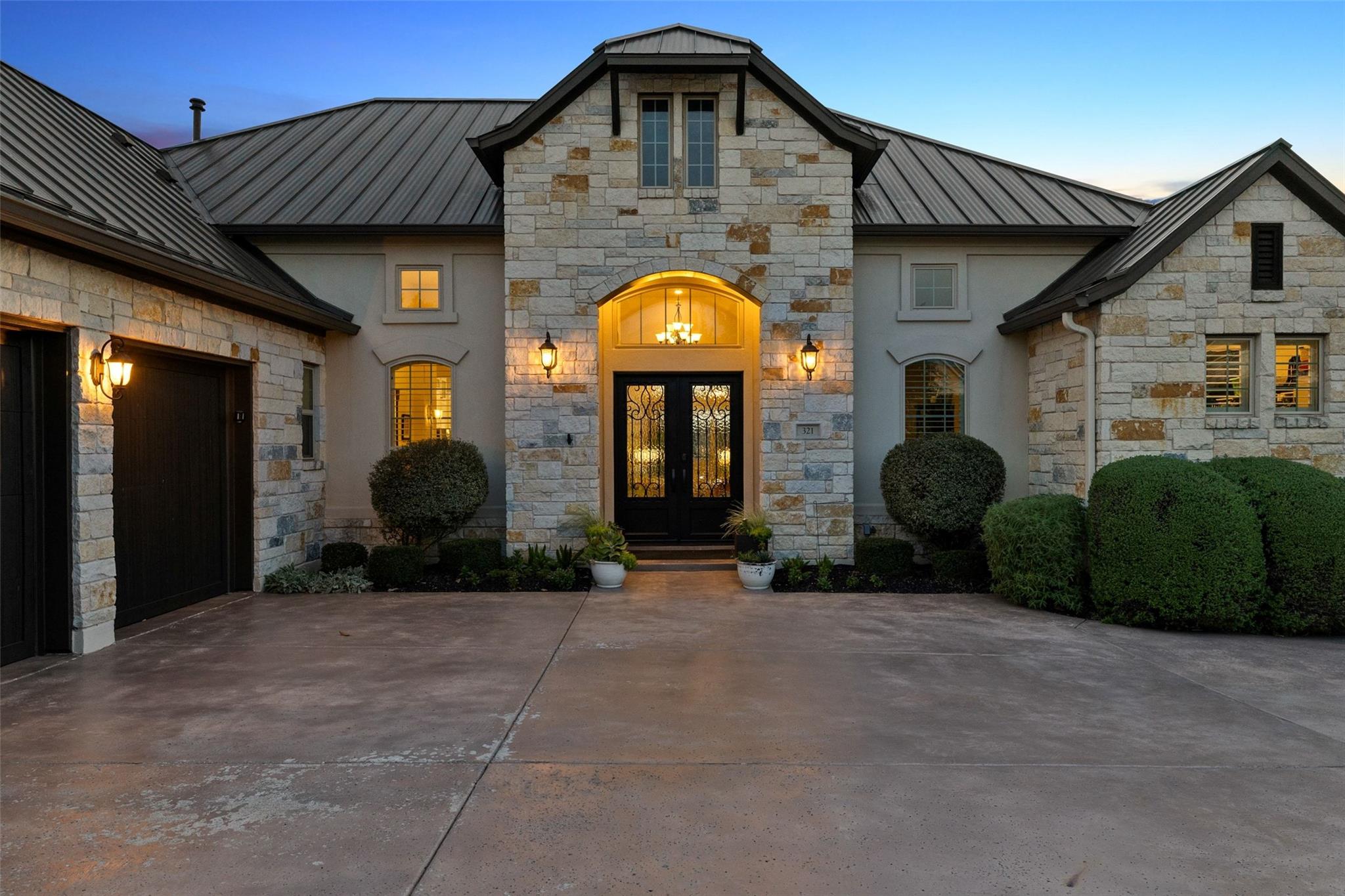 321 Bisset CT