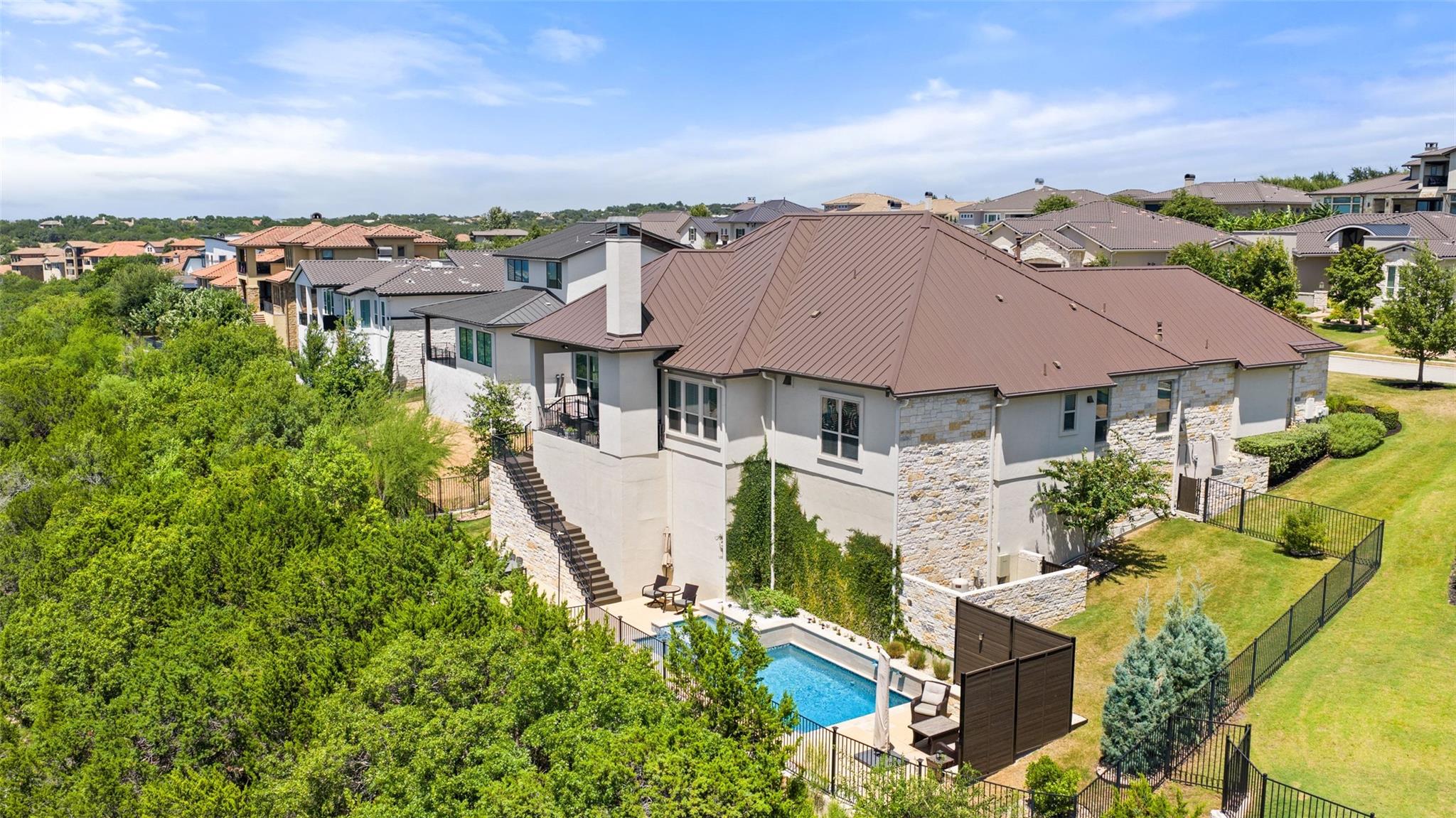 321 Bisset CT