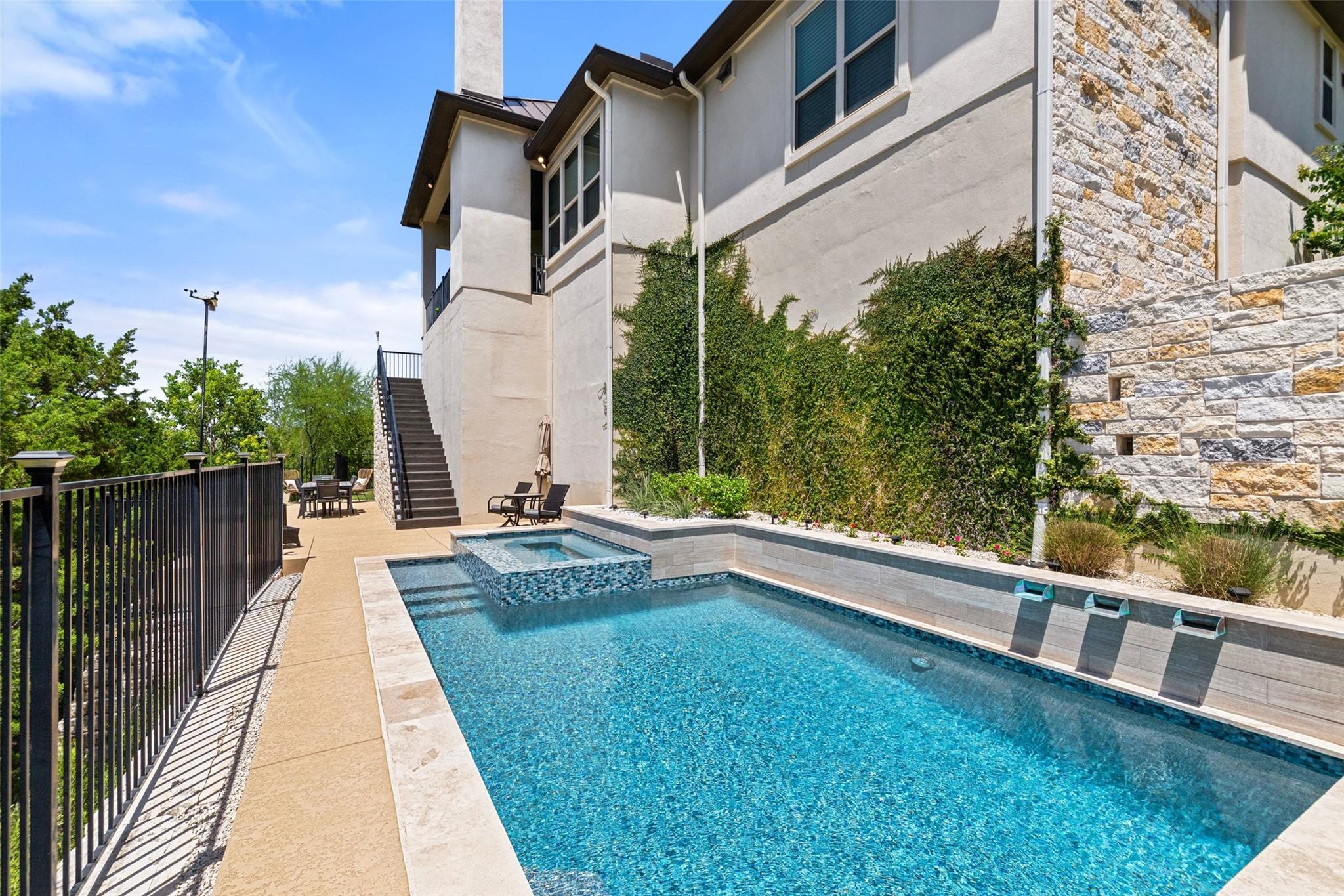 321 Bisset CT