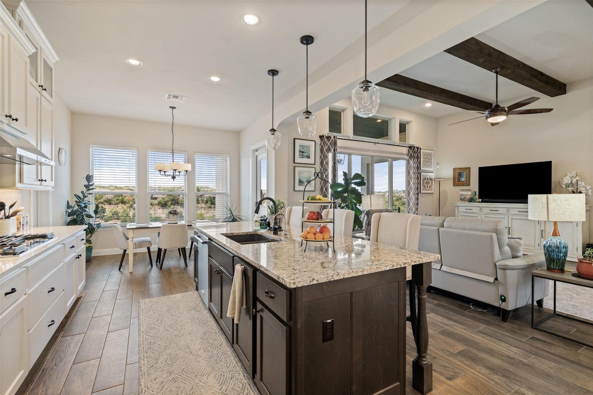 321 Bisset CT