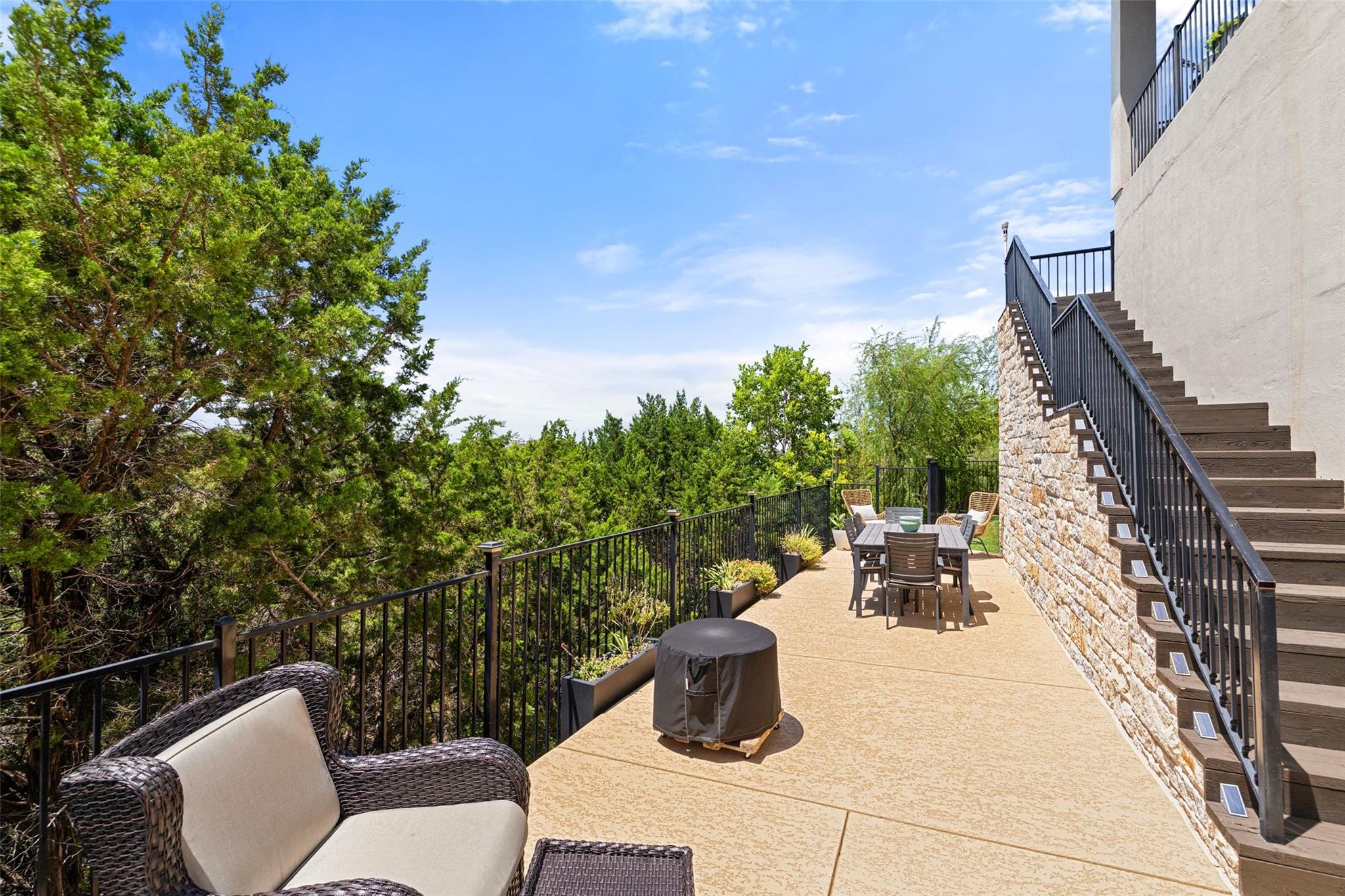 321 Bisset CT