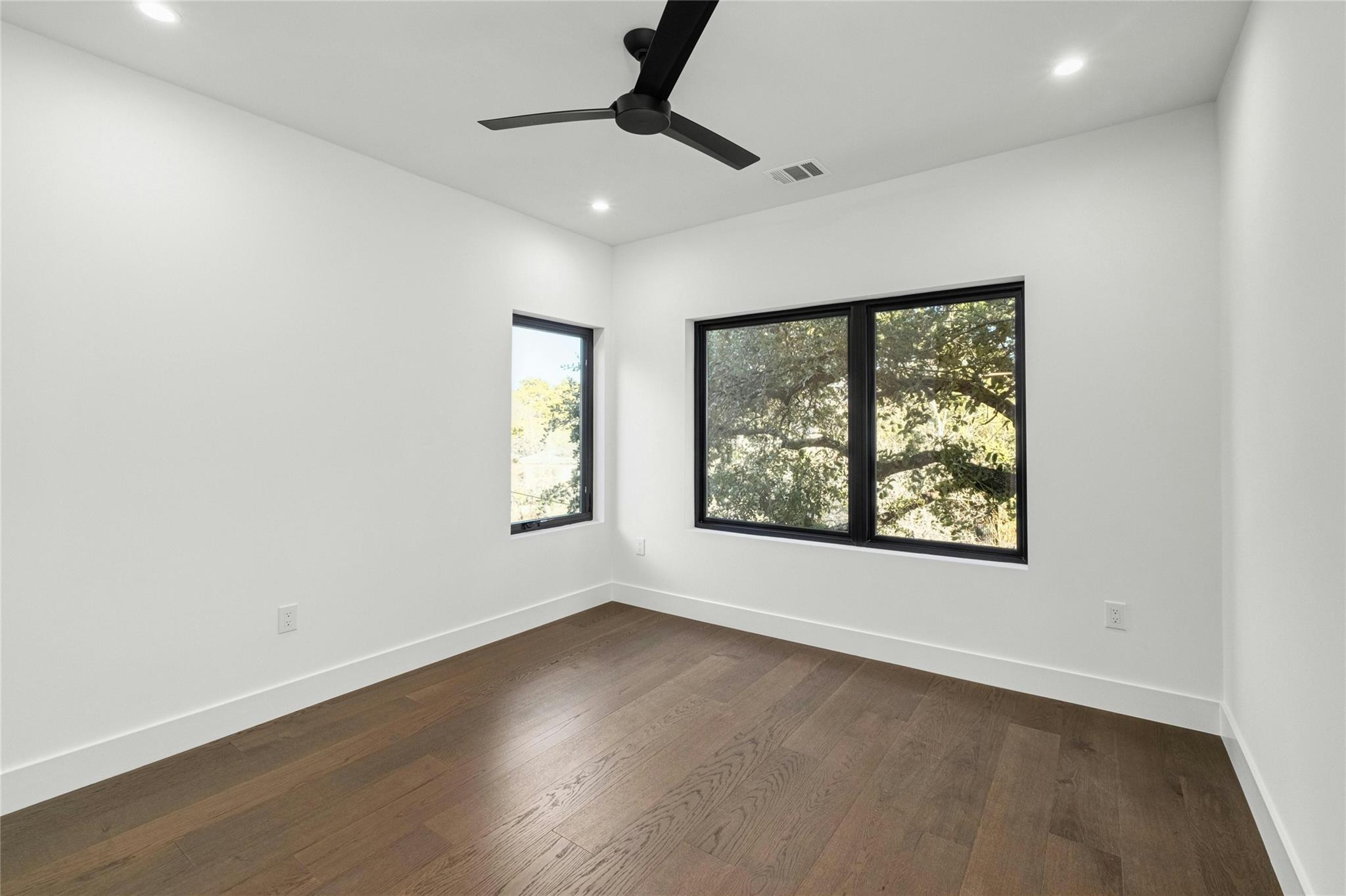 4707 Strass DR