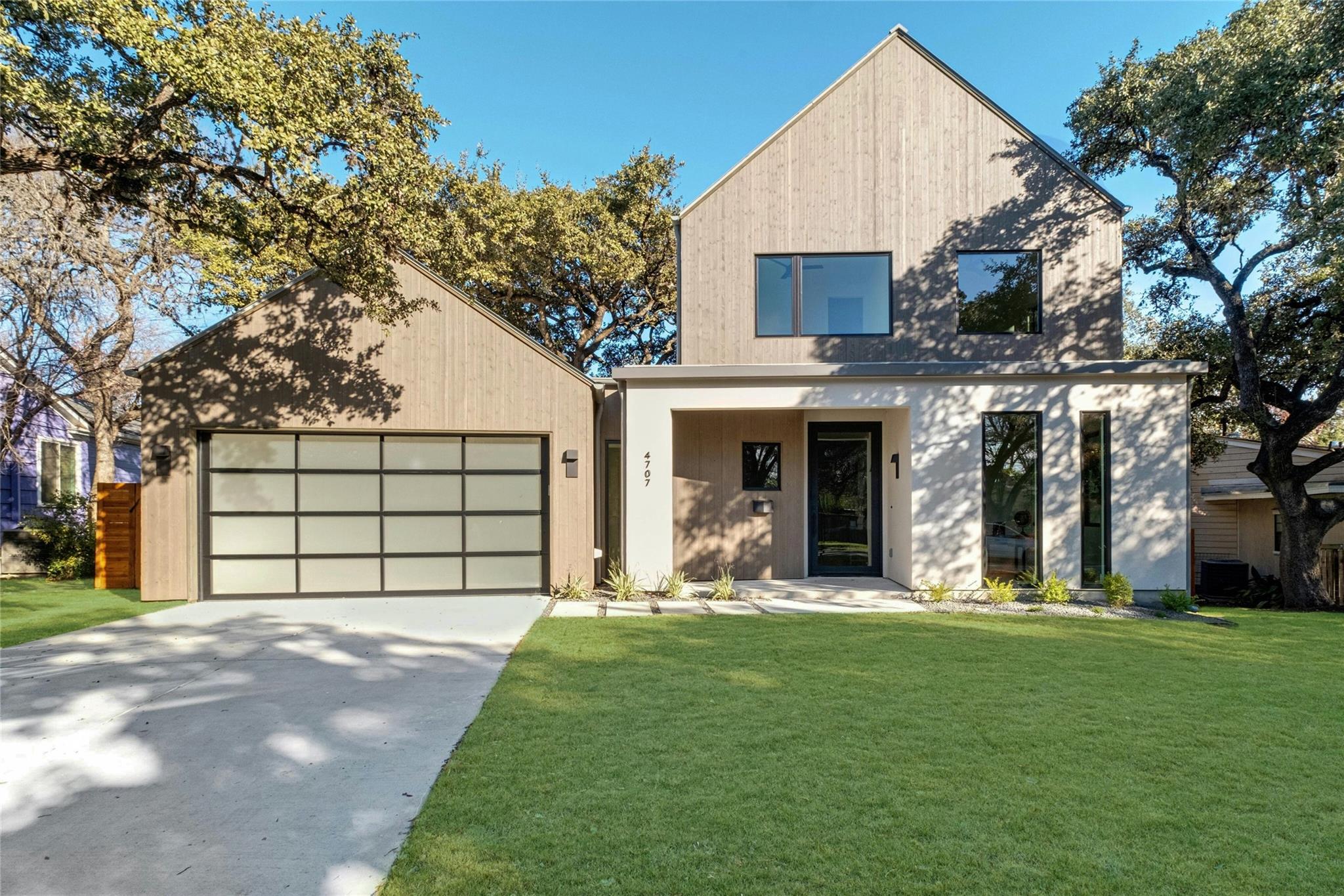 4707 Strass DR