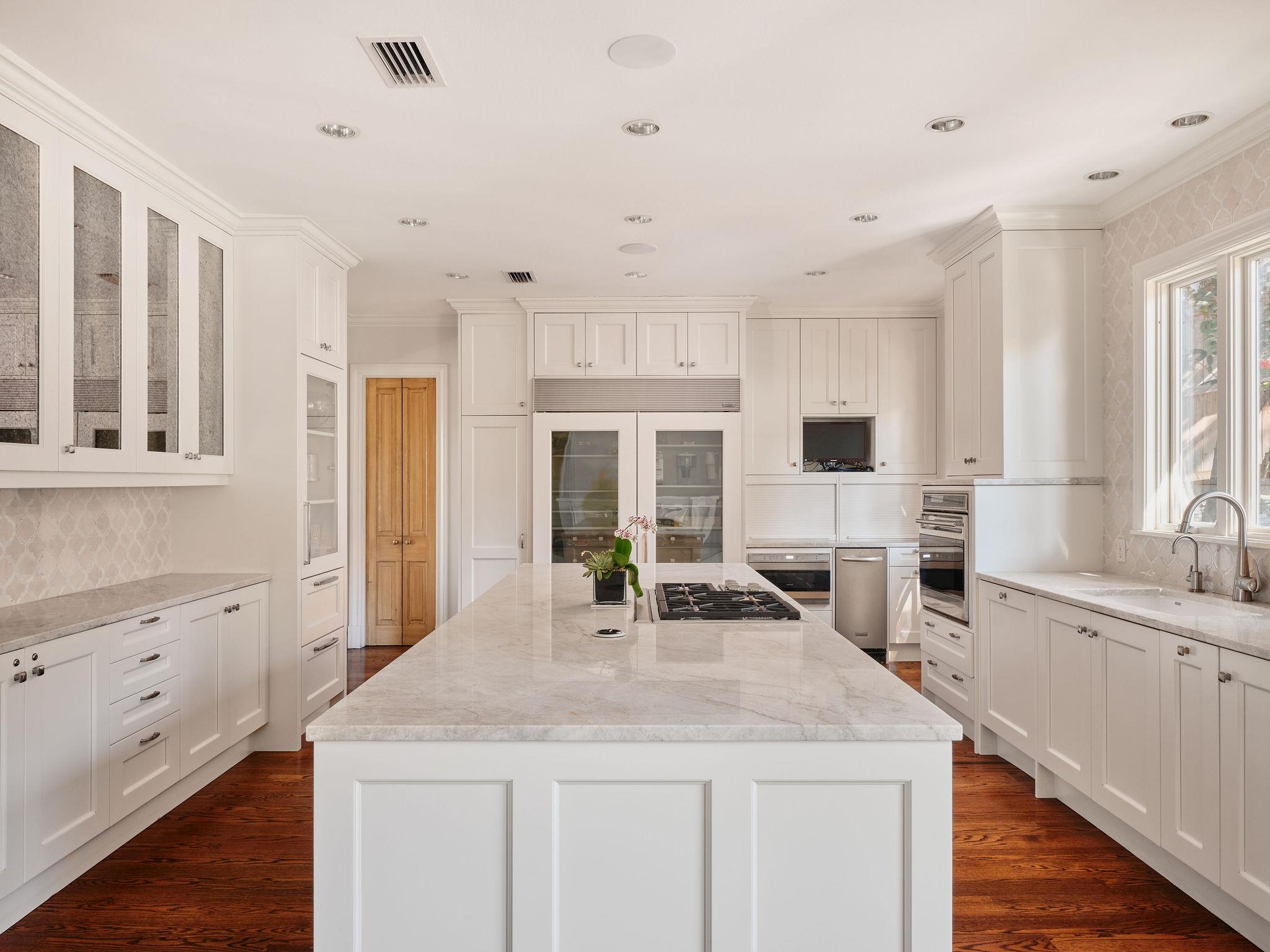 2701 Scenic DR