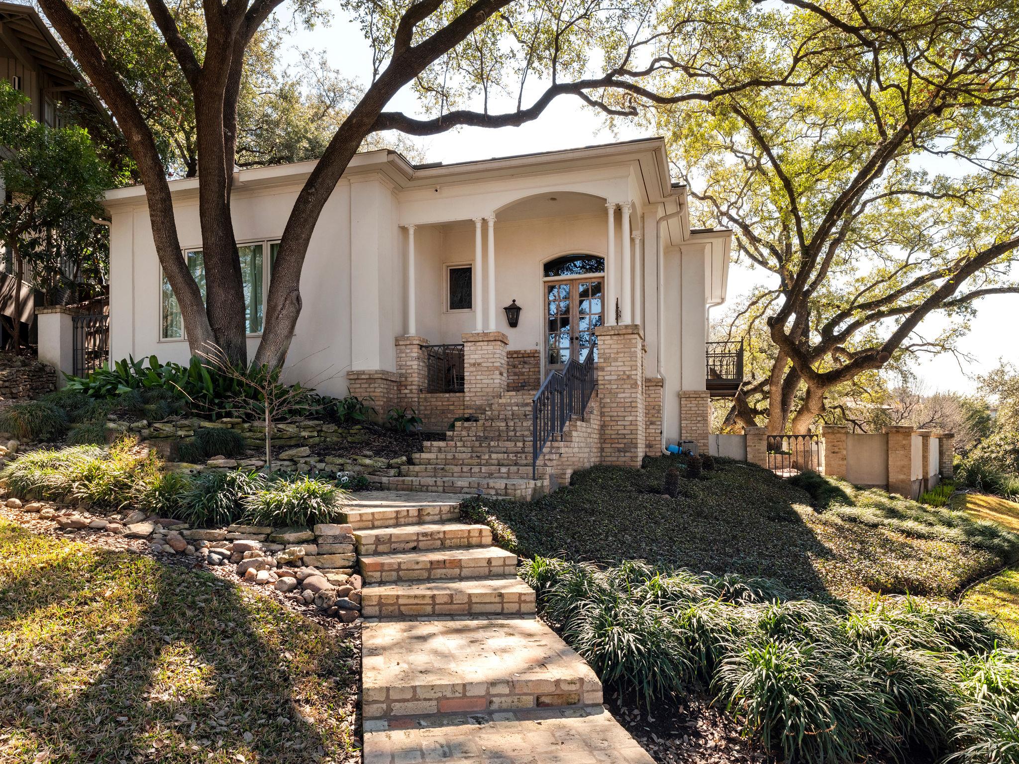 2701 Scenic DR