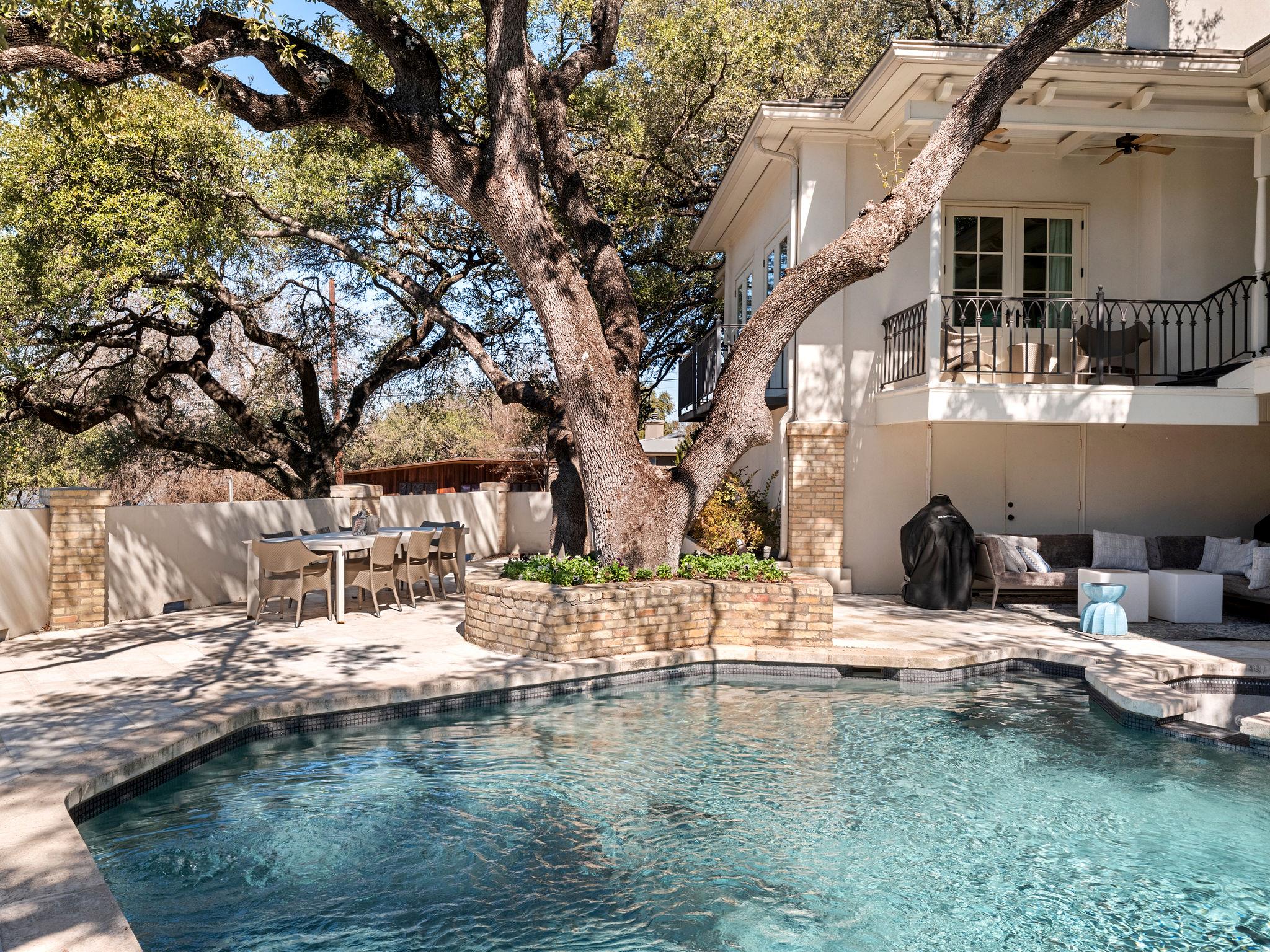 2701 Scenic DR