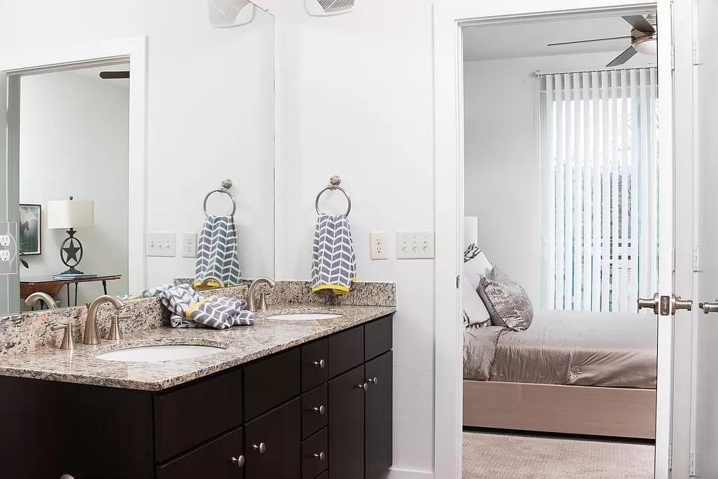 1900 Barton Springs RD # 5029