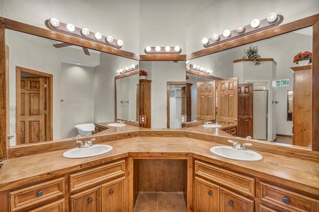 835 Los Escondidos ST