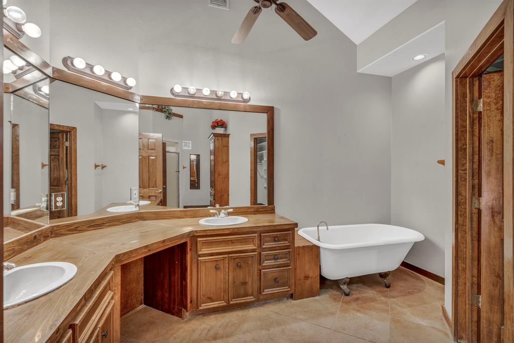 835 Los Escondidos ST