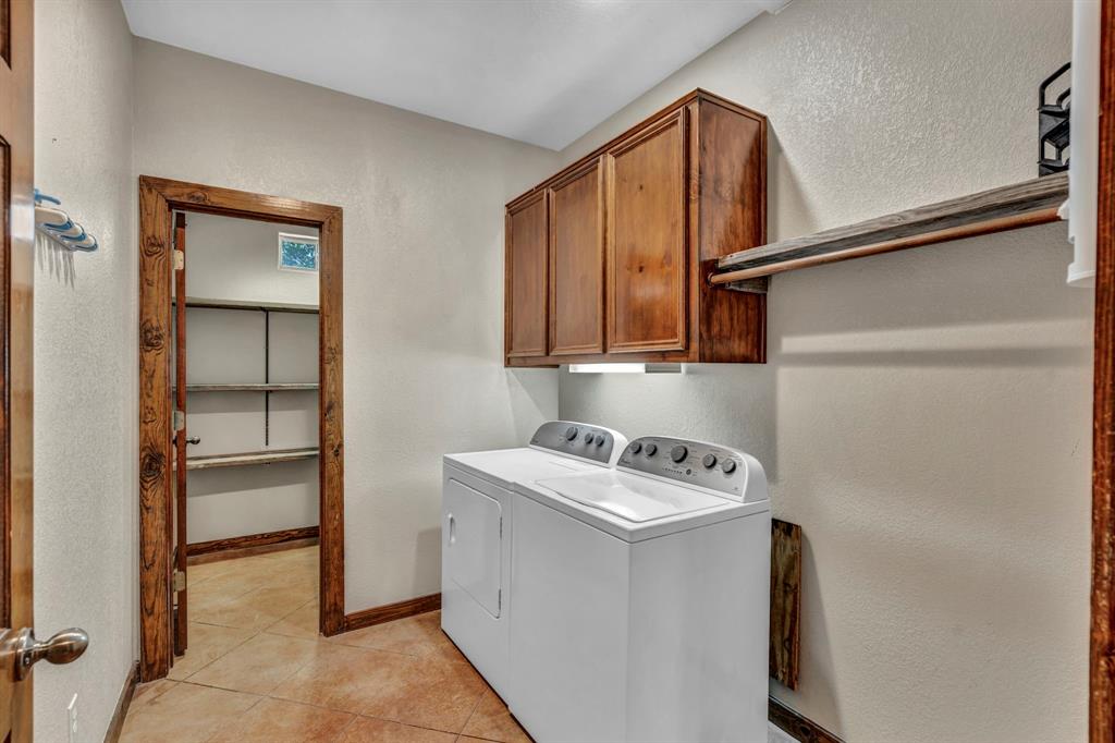 835 Los Escondidos ST