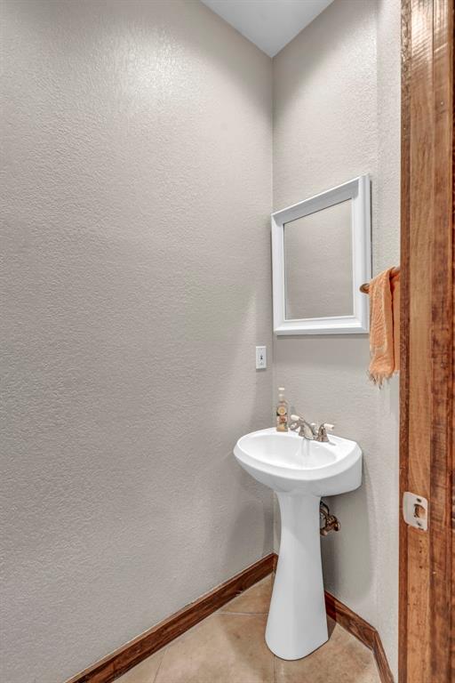 835 Los Escondidos ST