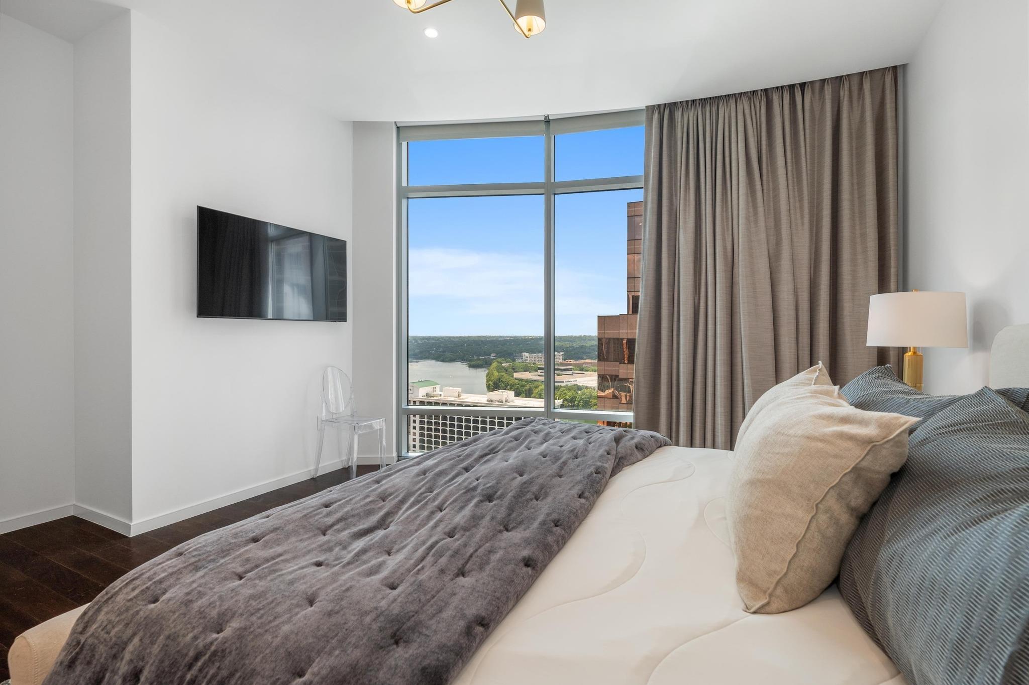 200 Congress Ave # 19F