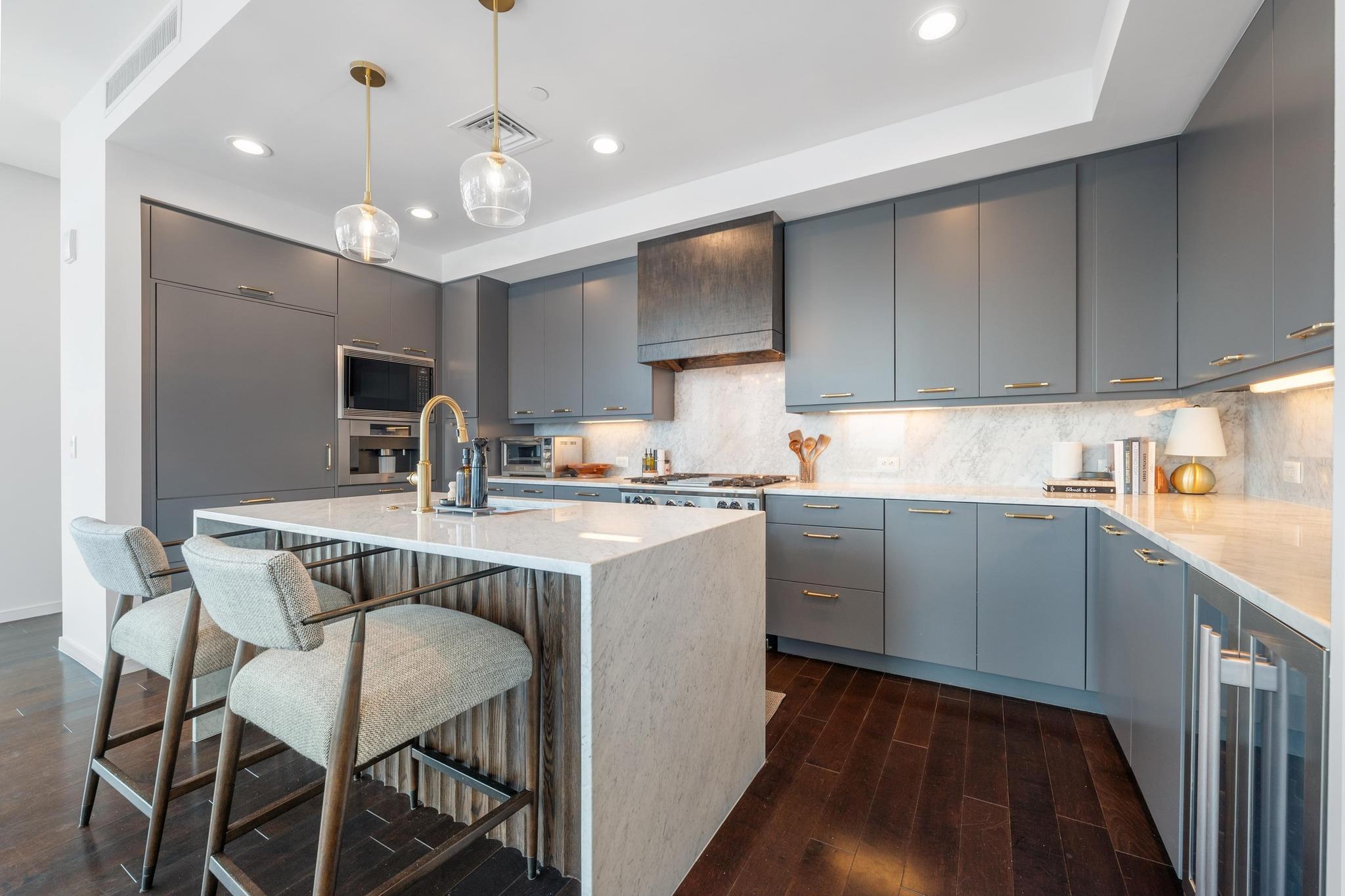 200 Congress Ave # 19F