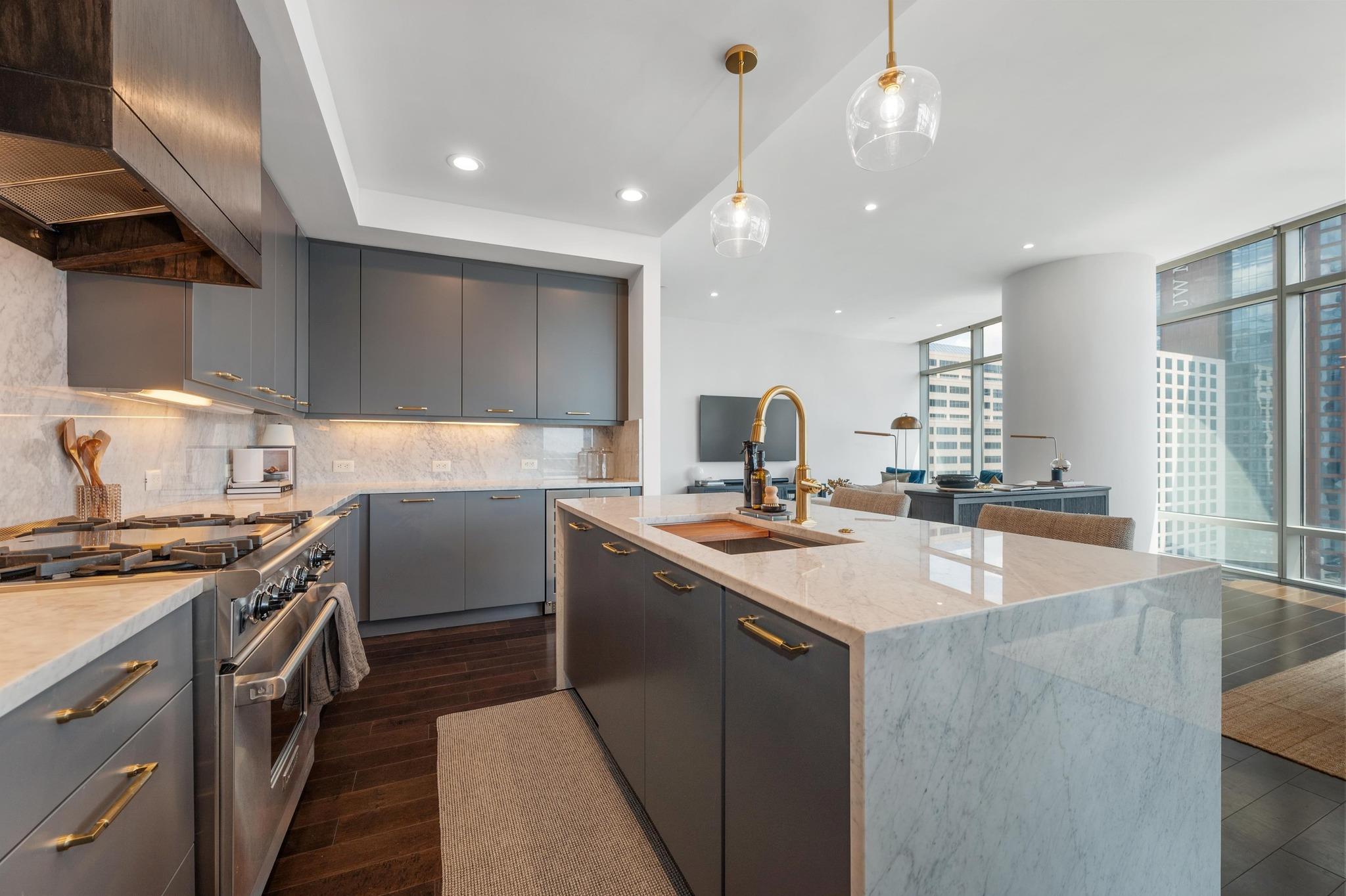 200 Congress Ave # 19F