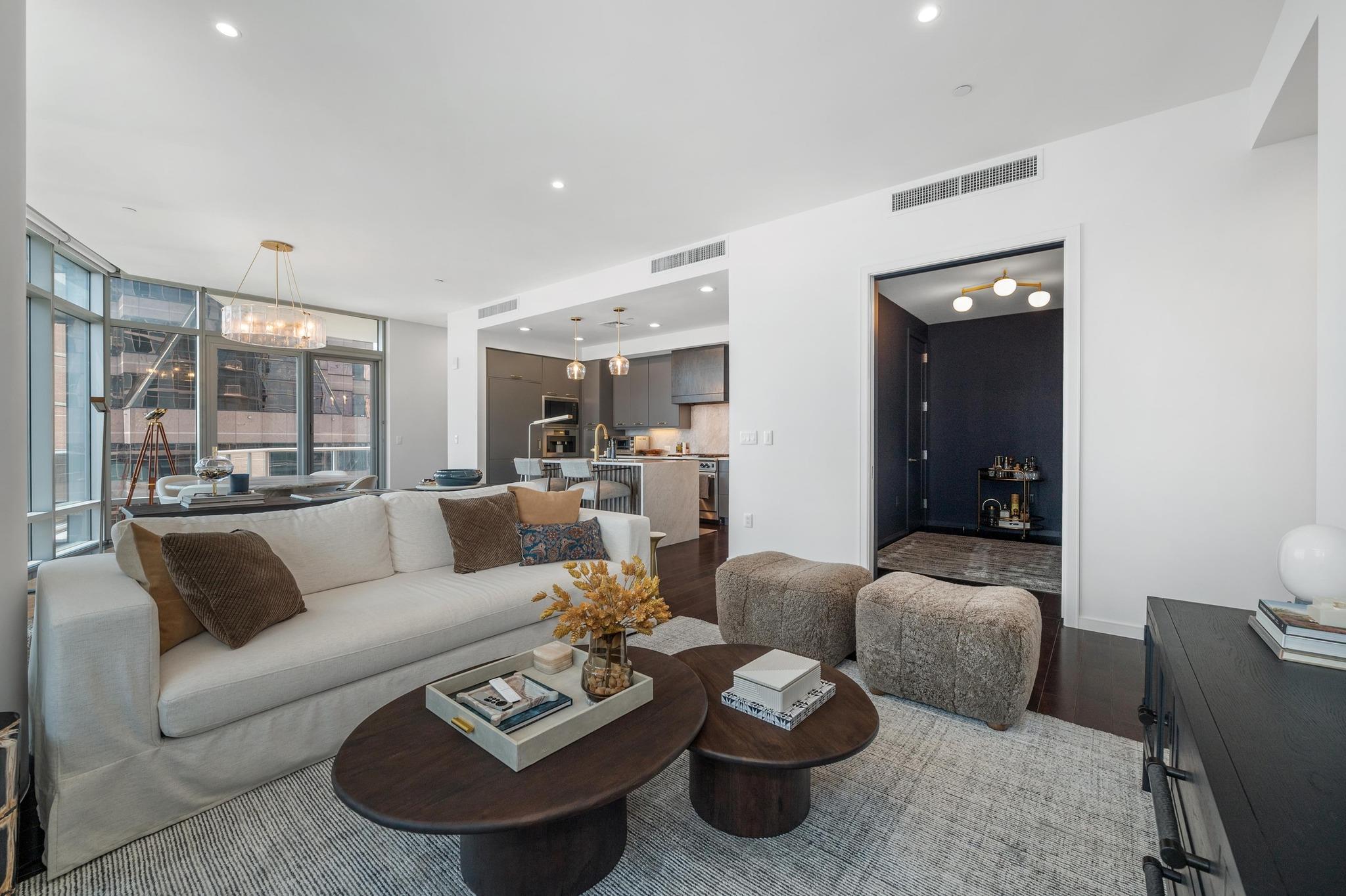 200 Congress Ave # 19F