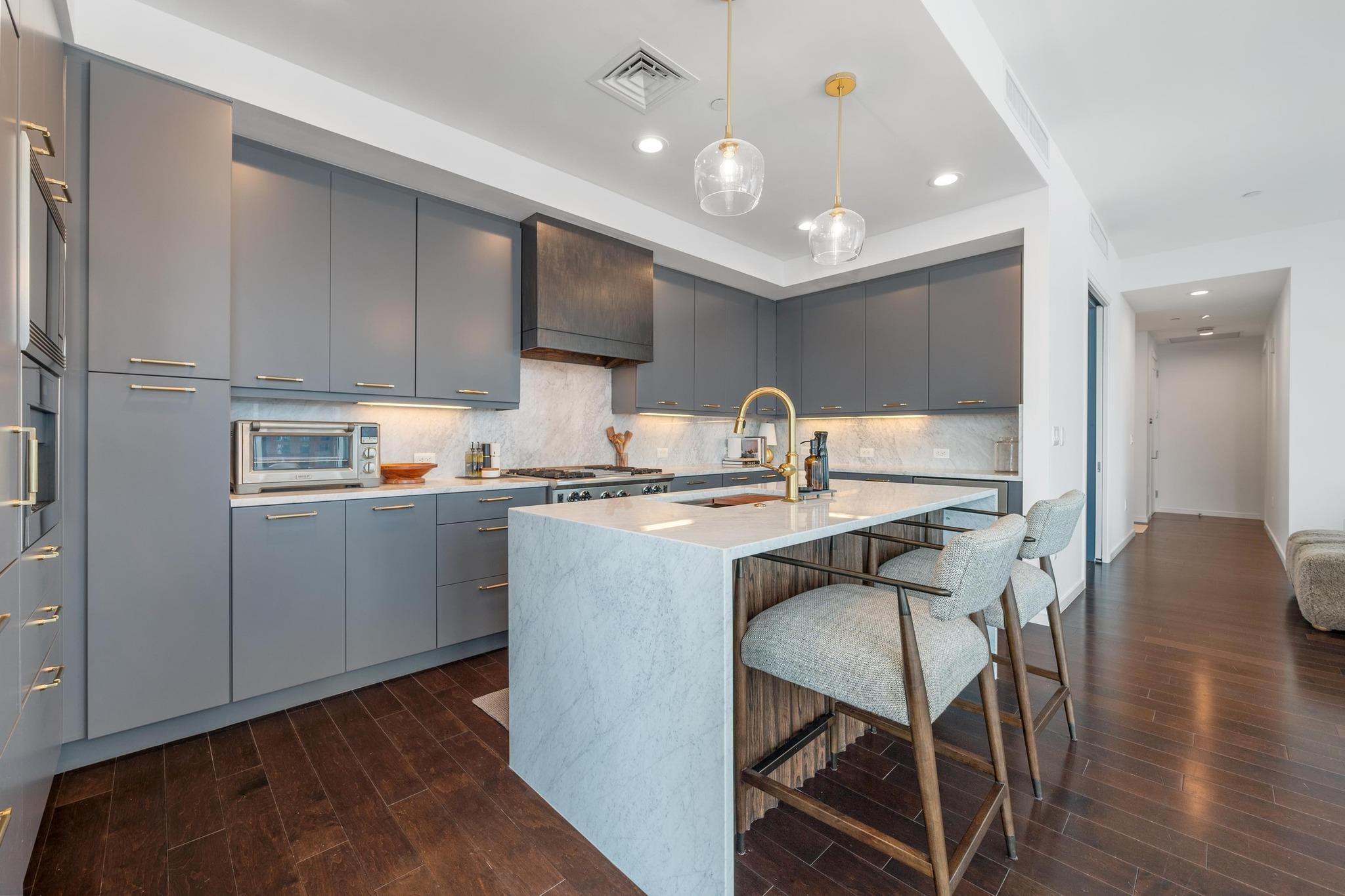 200 Congress Ave # 19F