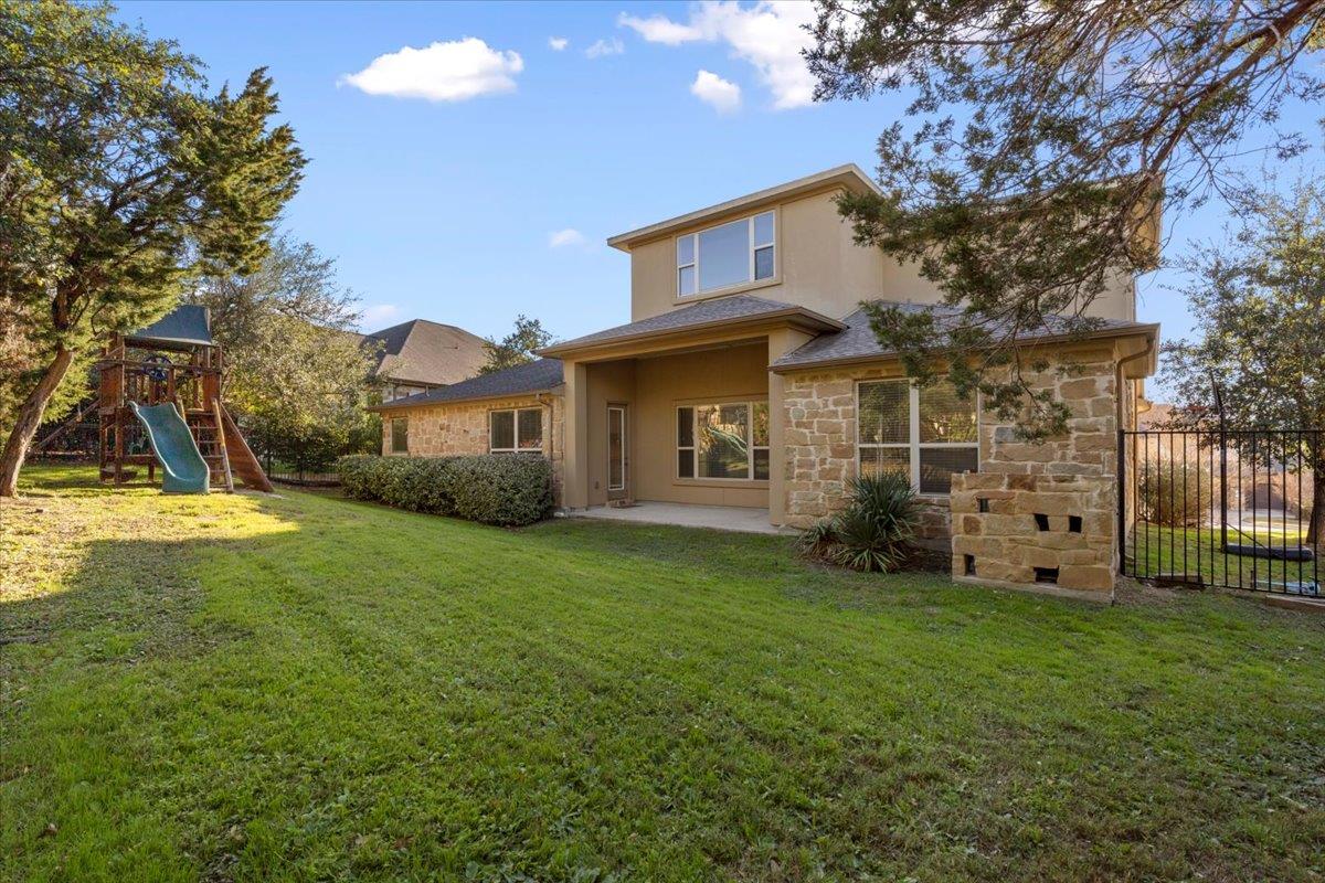 207 Coopers Crown LN